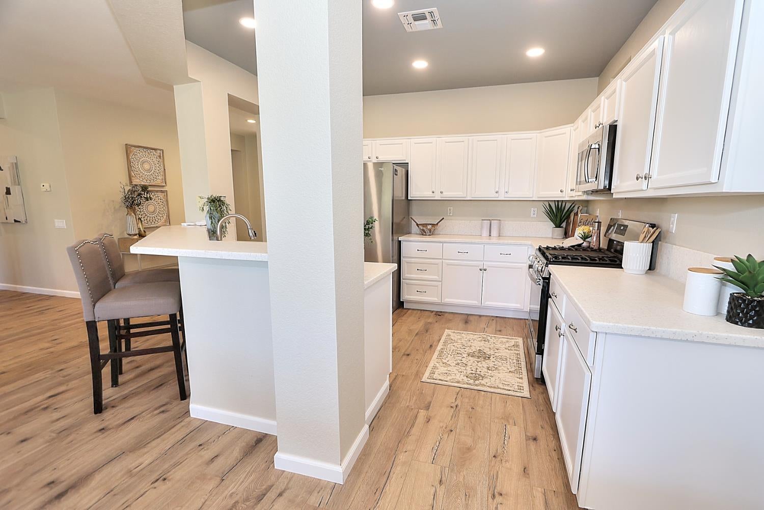 320 Cloverfield Court