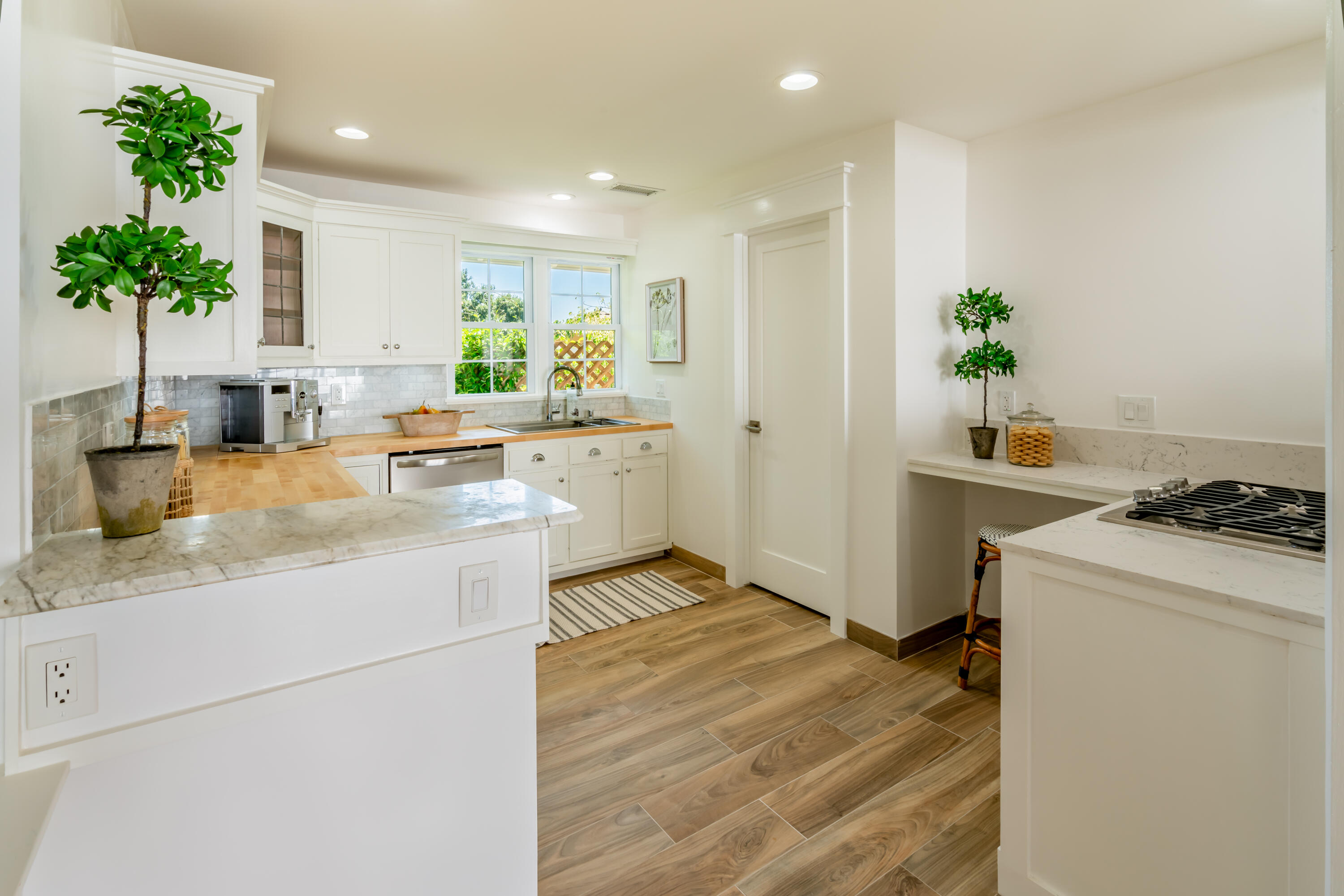 1180 High Road