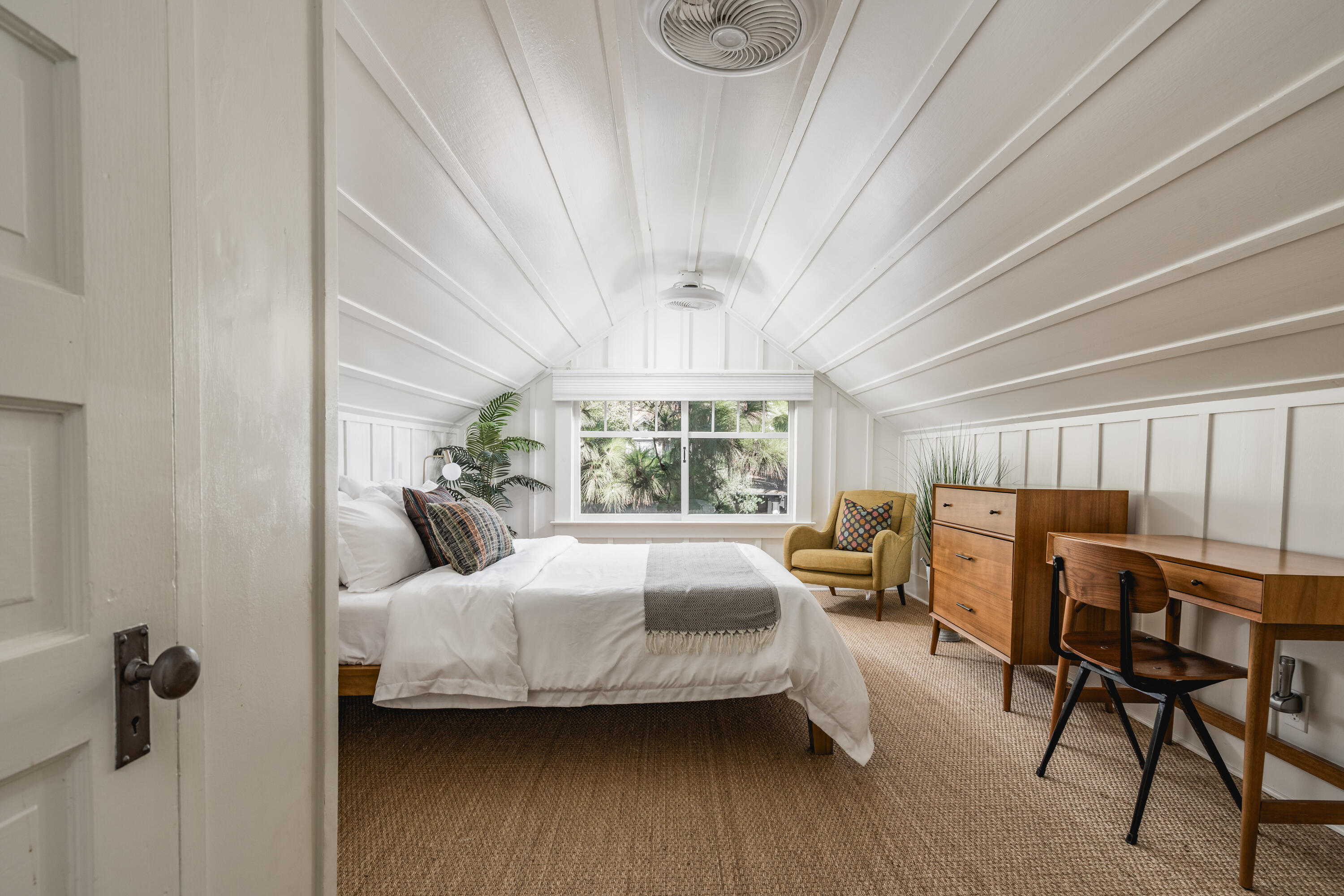 428 Corona Del Mar