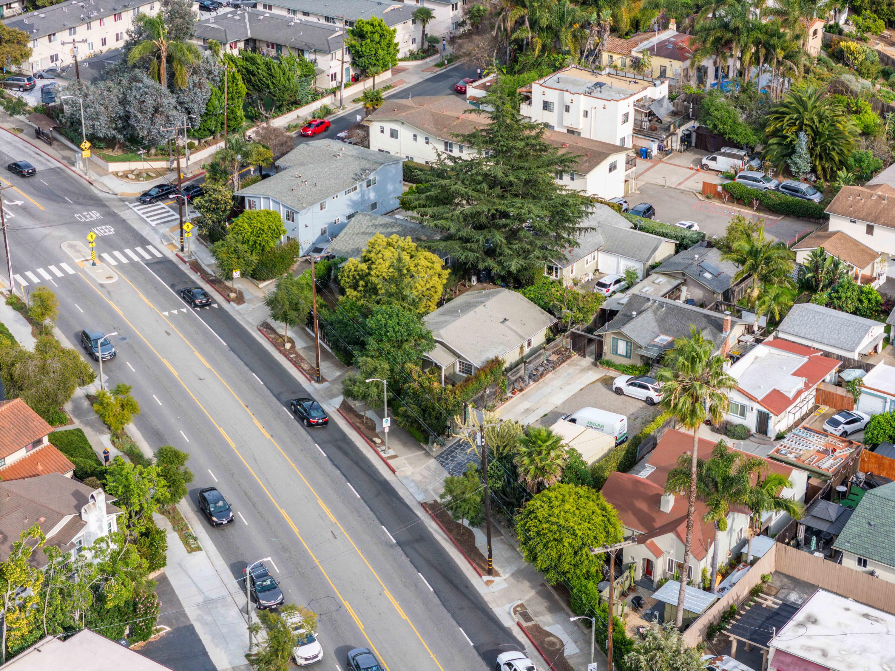 609 W Carrillo Street