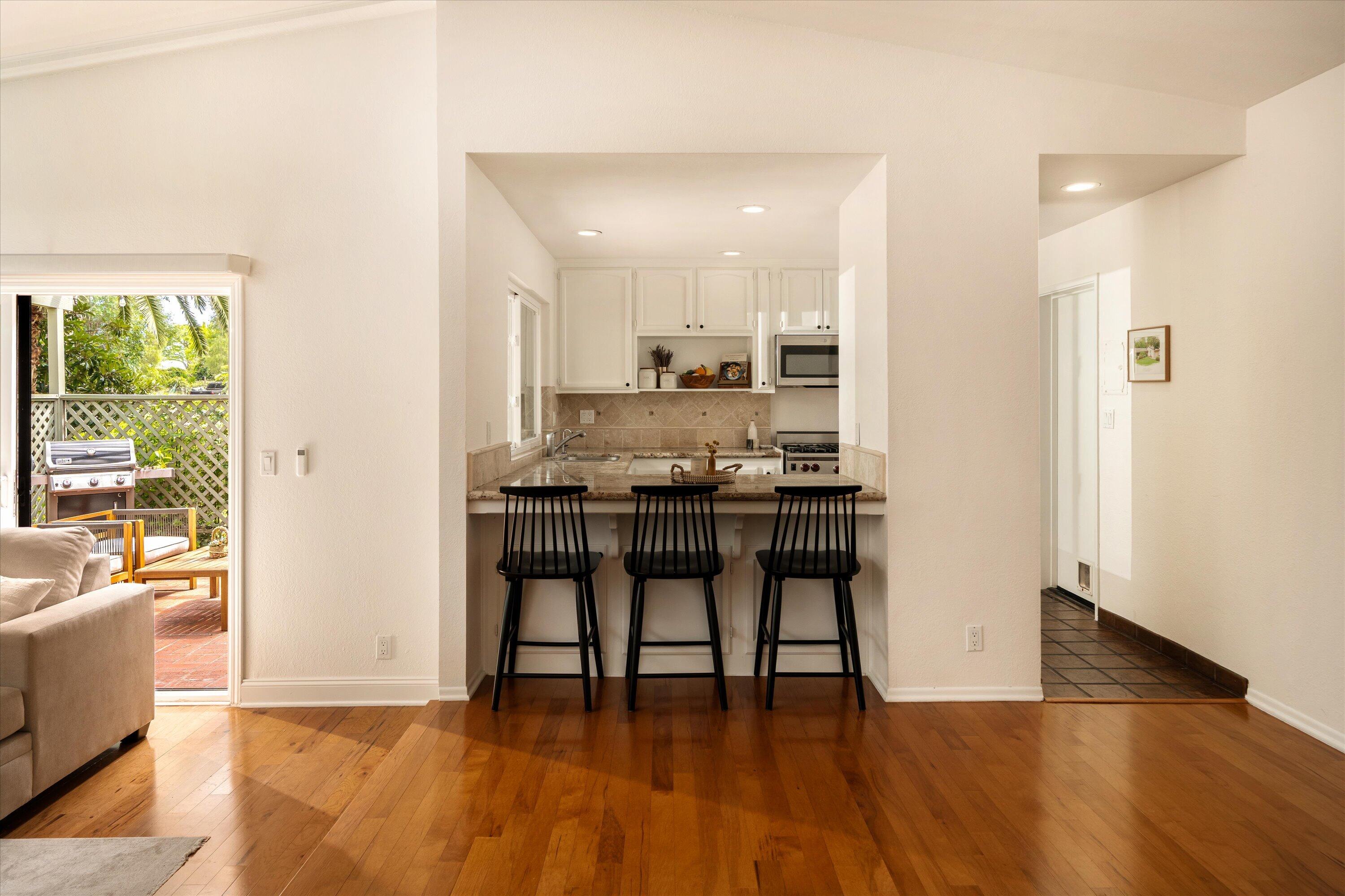 276 N La Cumbre Road