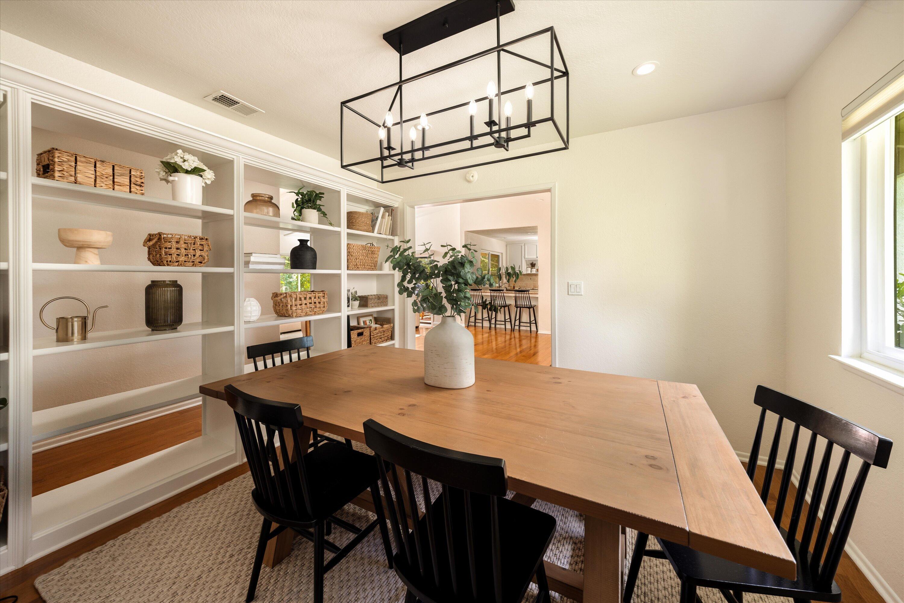 276 N La Cumbre Road