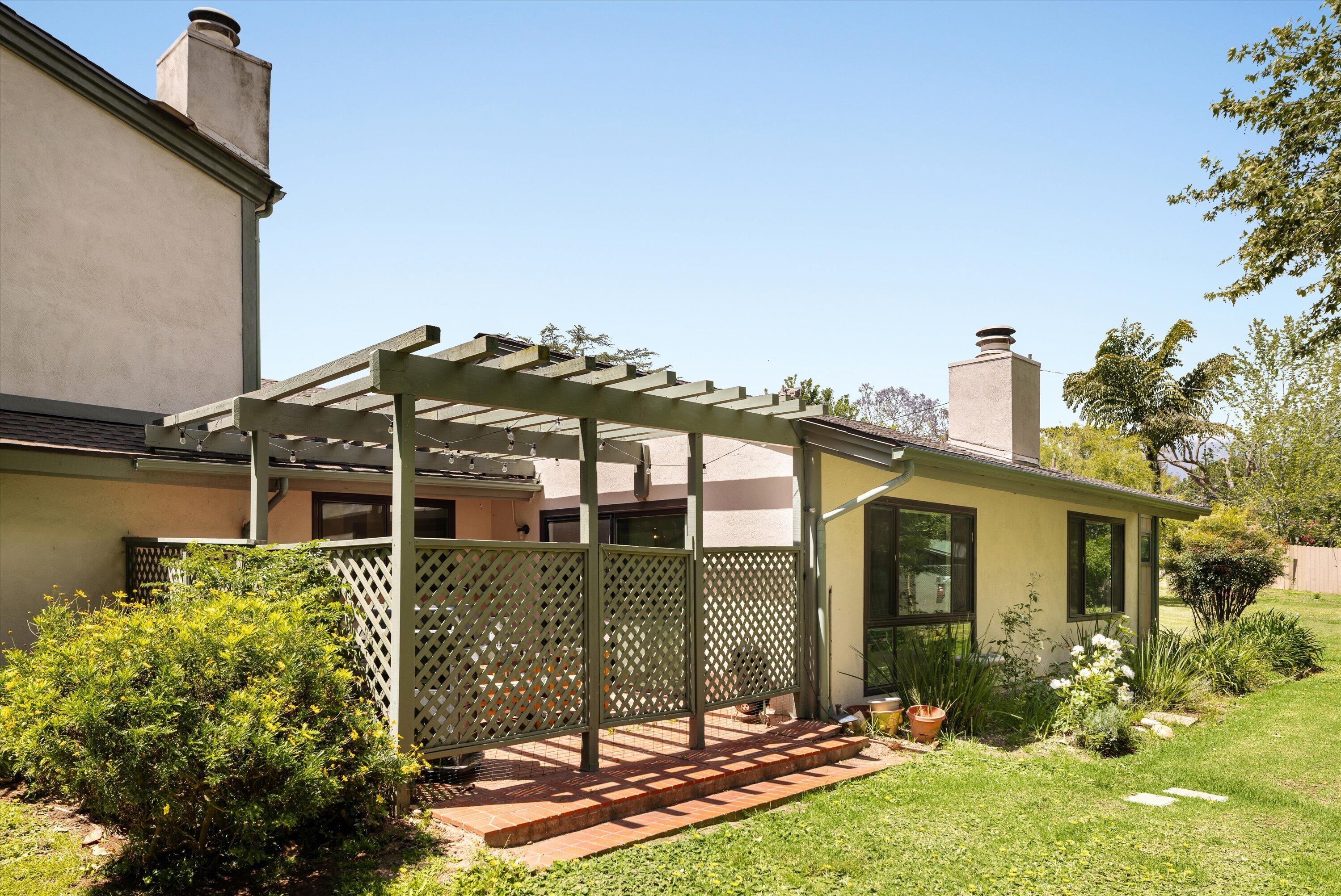 276 N La Cumbre Road