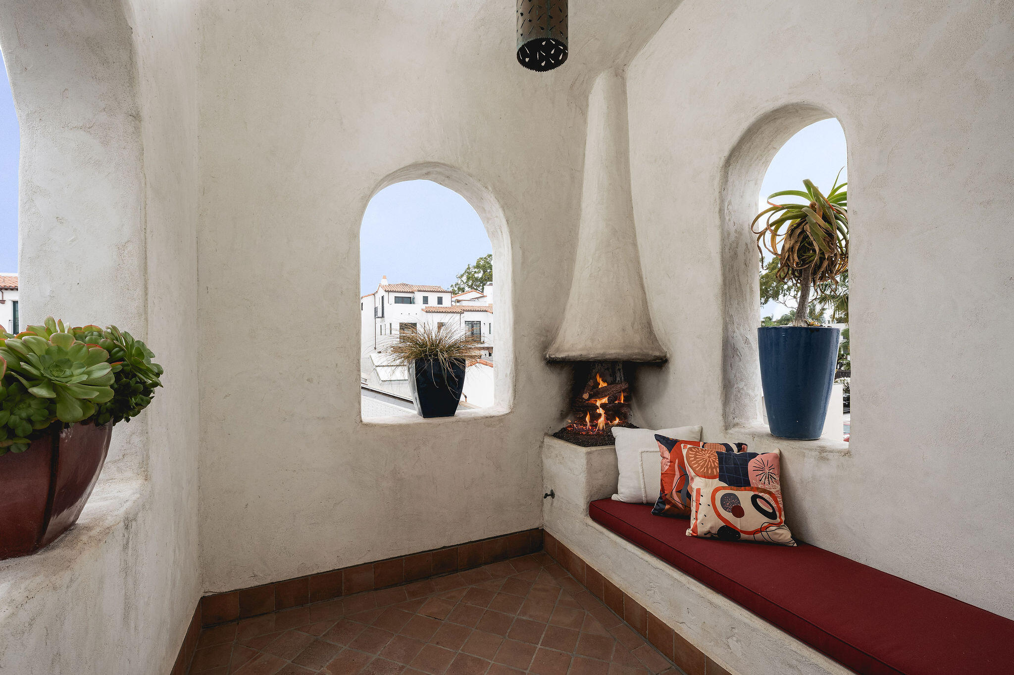 12 W Gutierrez Street