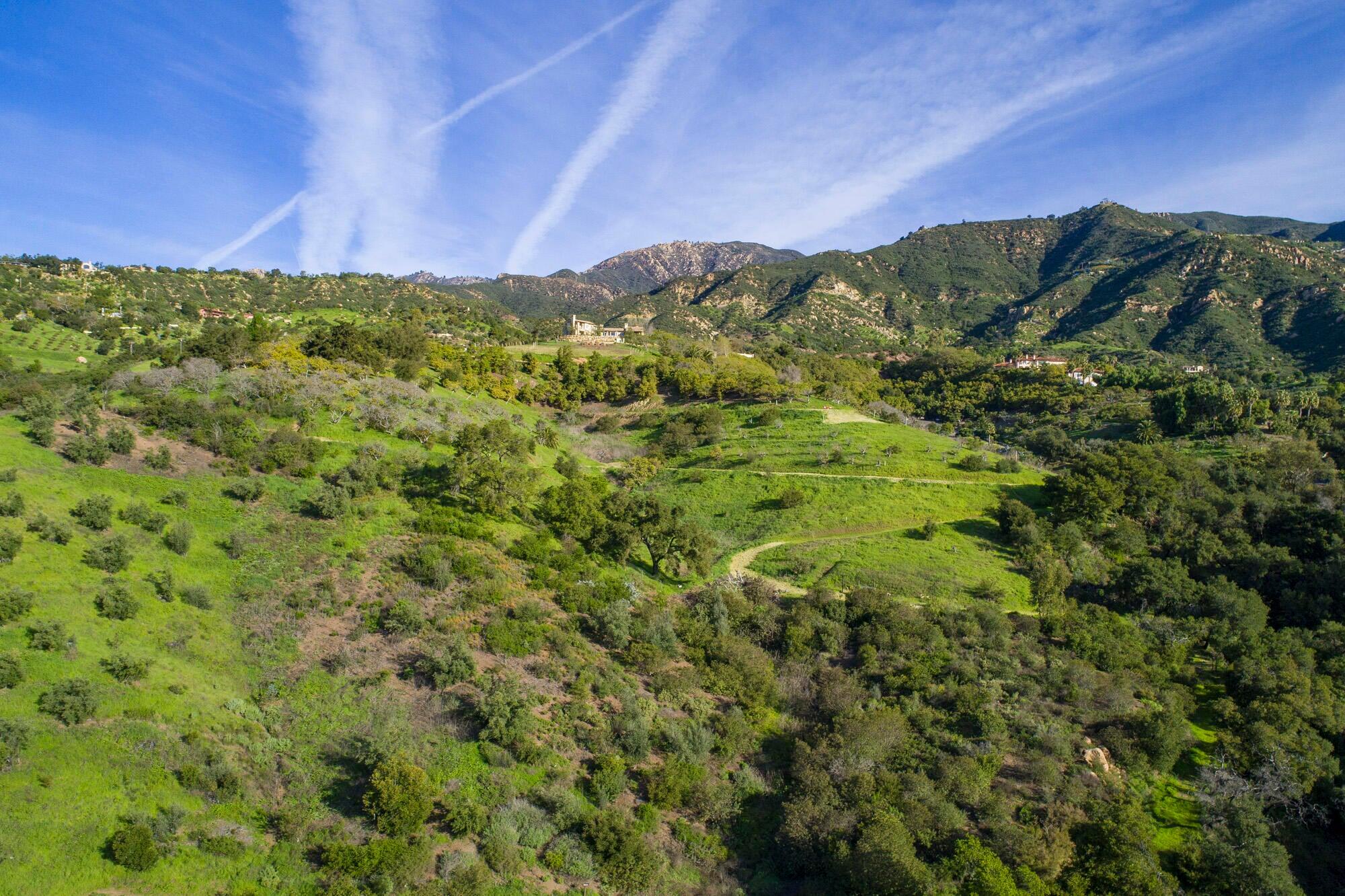 998 W Mountain Drive