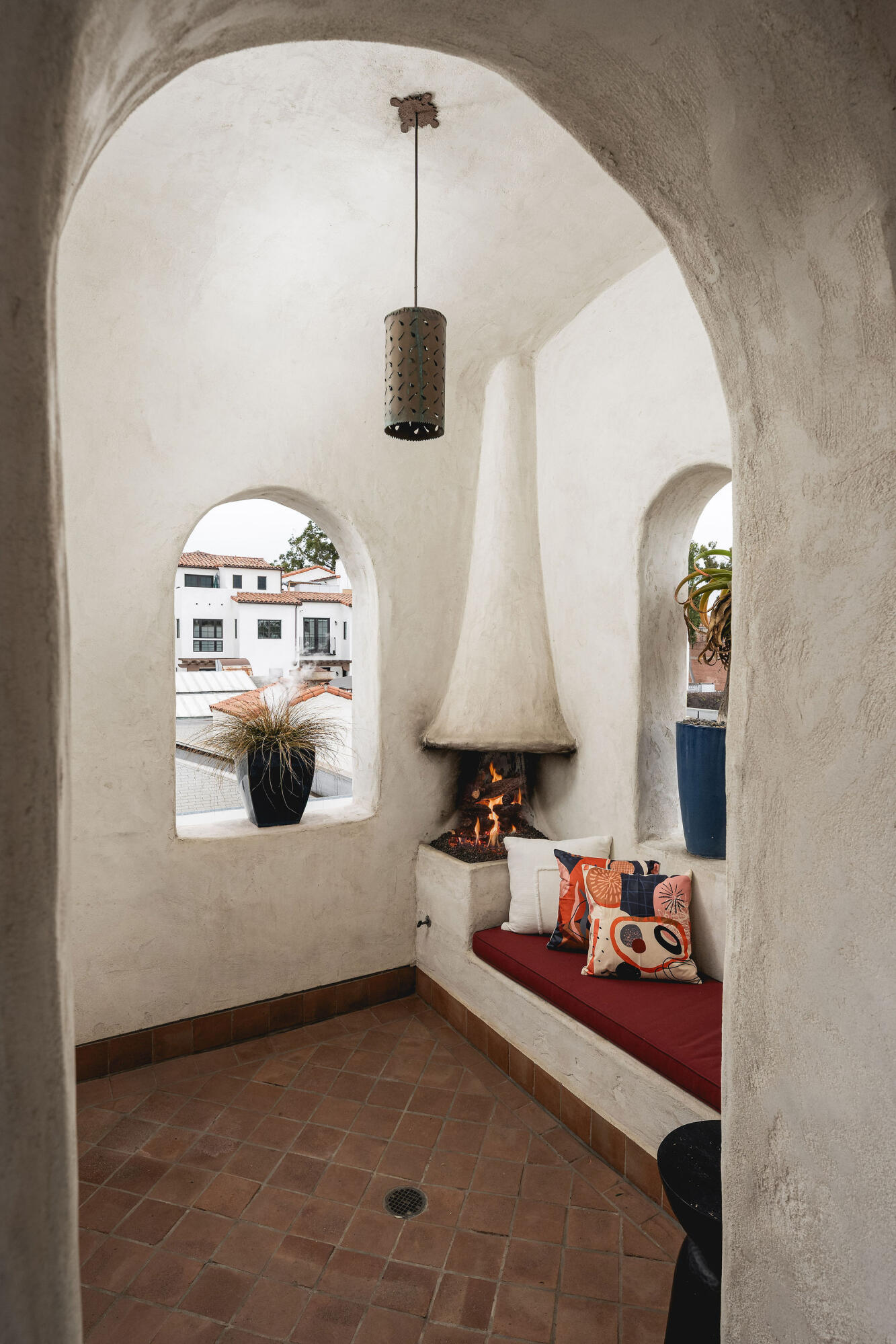 12 W Gutierrez Street