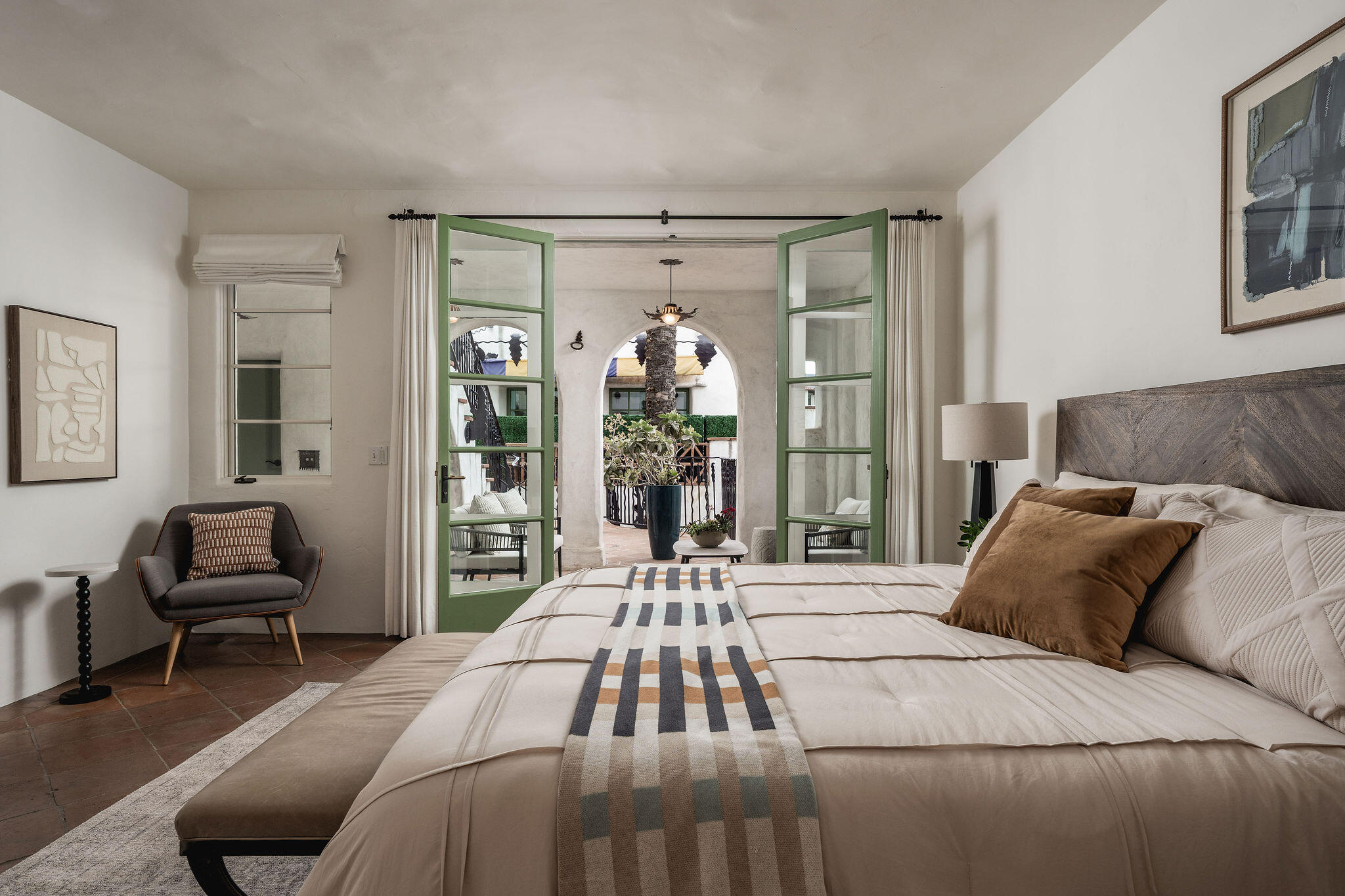 12 W Gutierrez Street