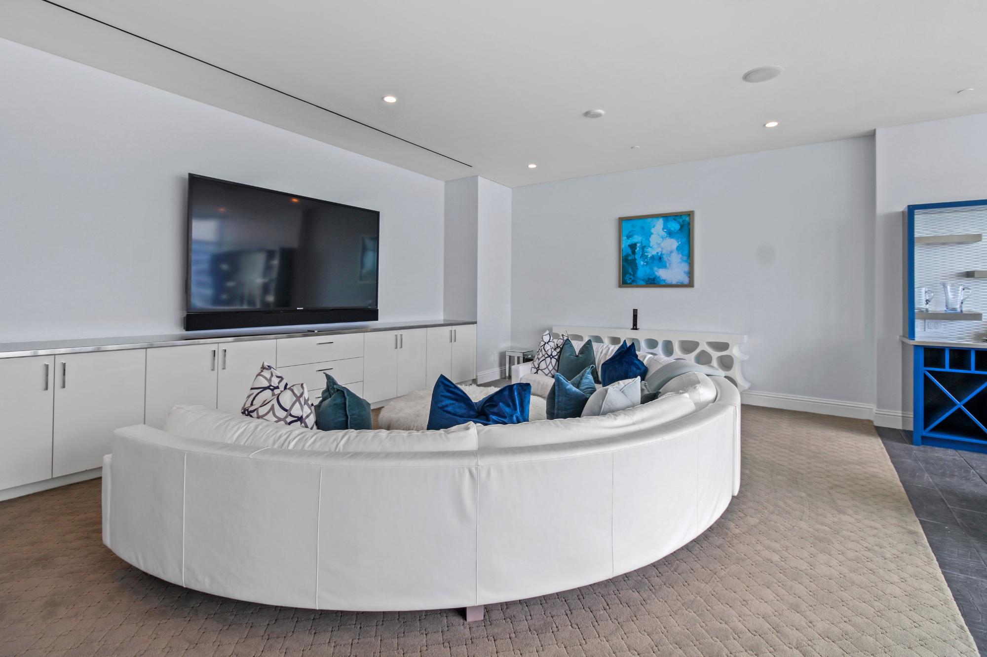 ALBANY Unit: Charles 4A