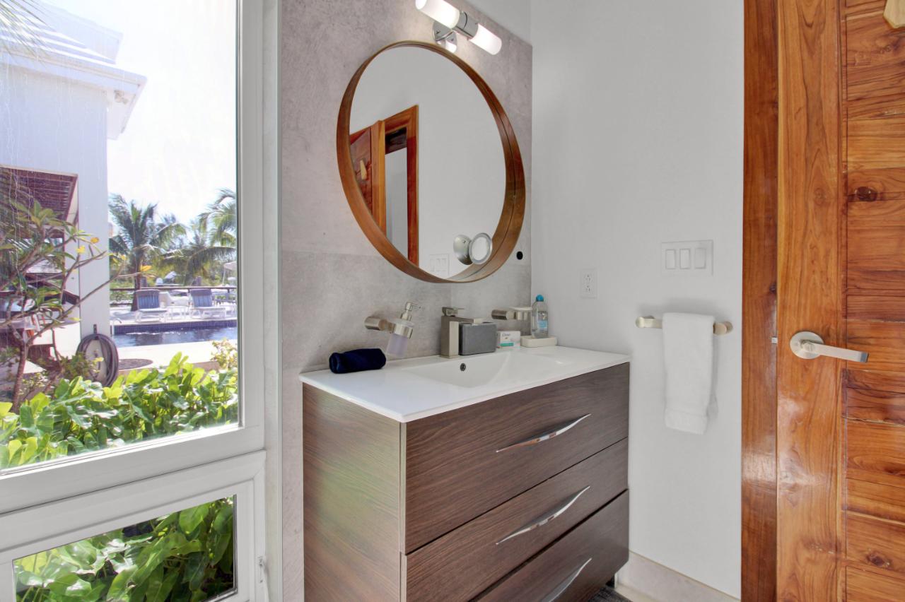 13B OCEAN DRIVE Unit: VERANERA