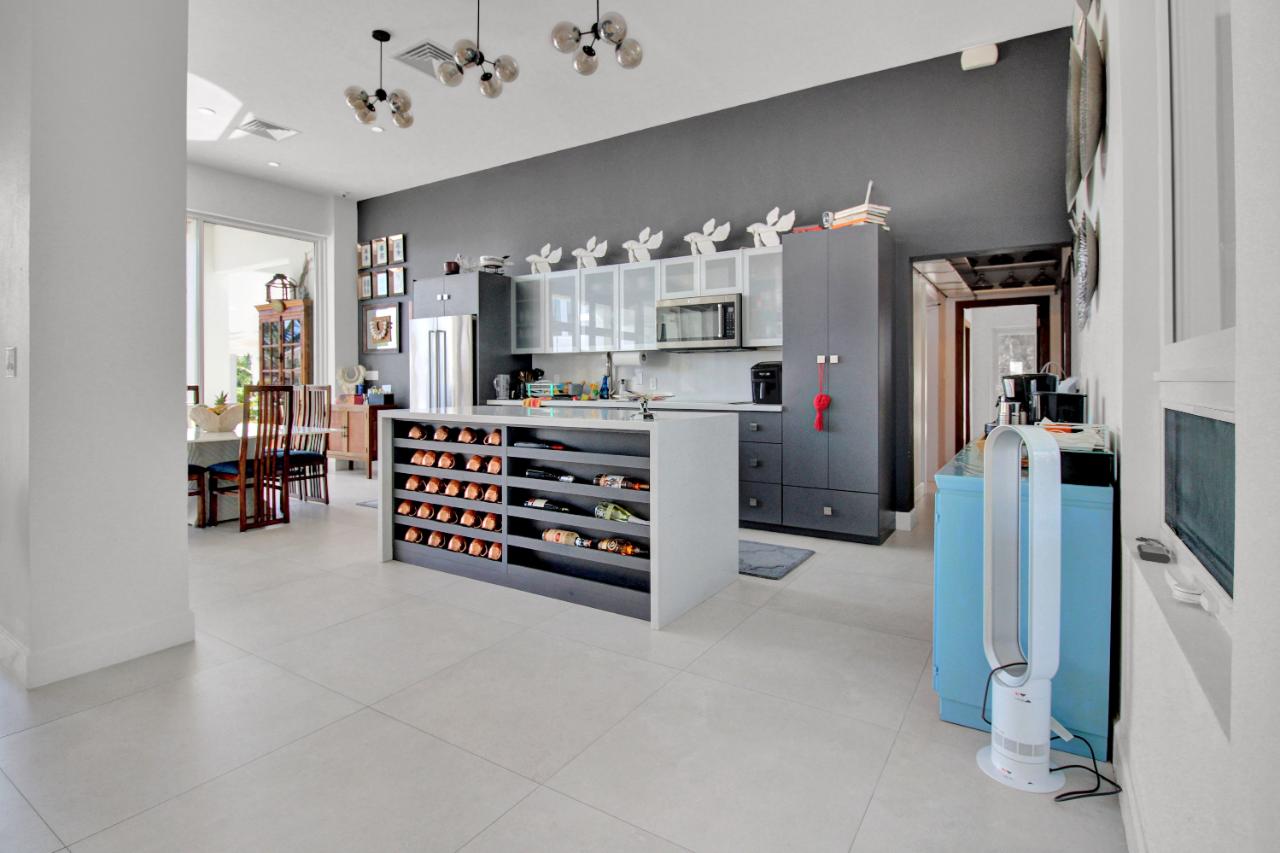 13B OCEAN DRIVE Unit: VERANERA