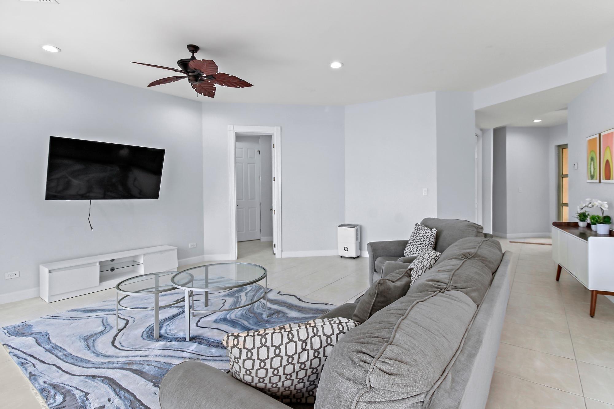 LOVE BEACH WALK Unit: 5