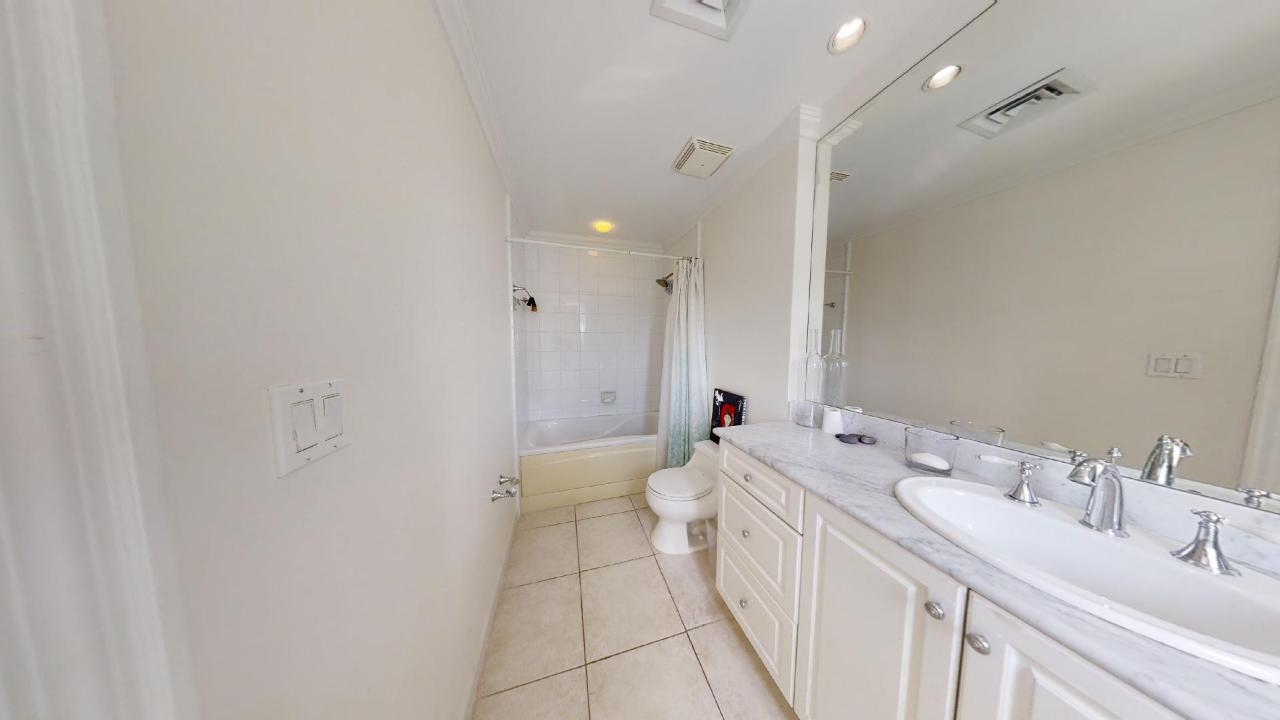 CABLE BEACH Unit: E406