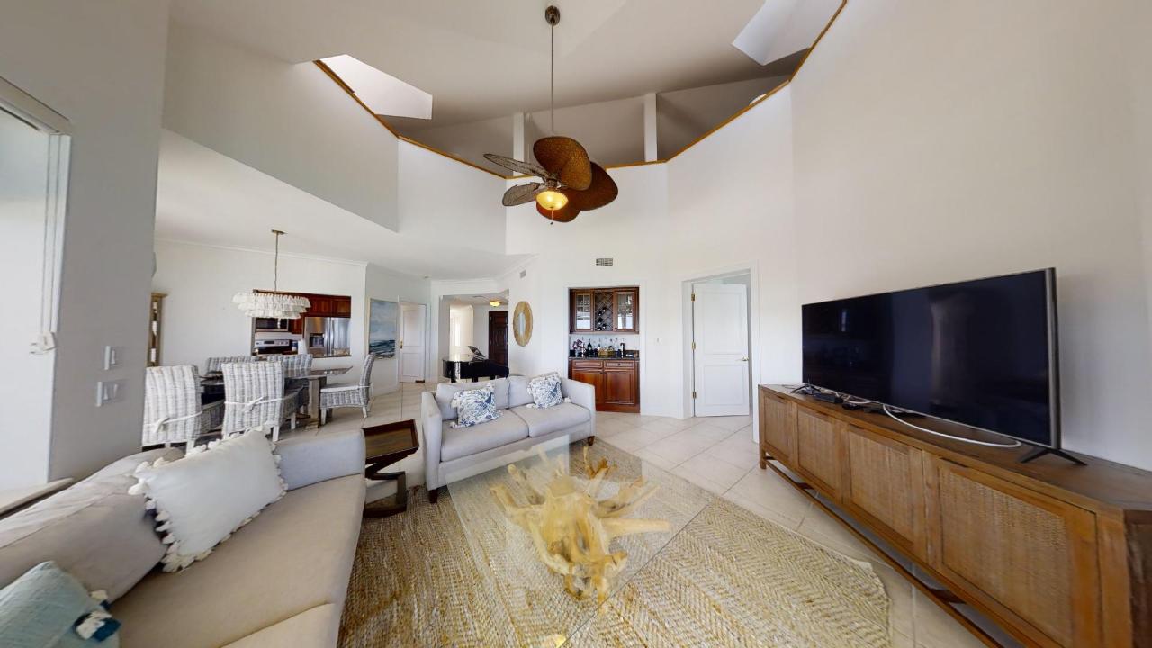 CABLE BEACH Unit: E406