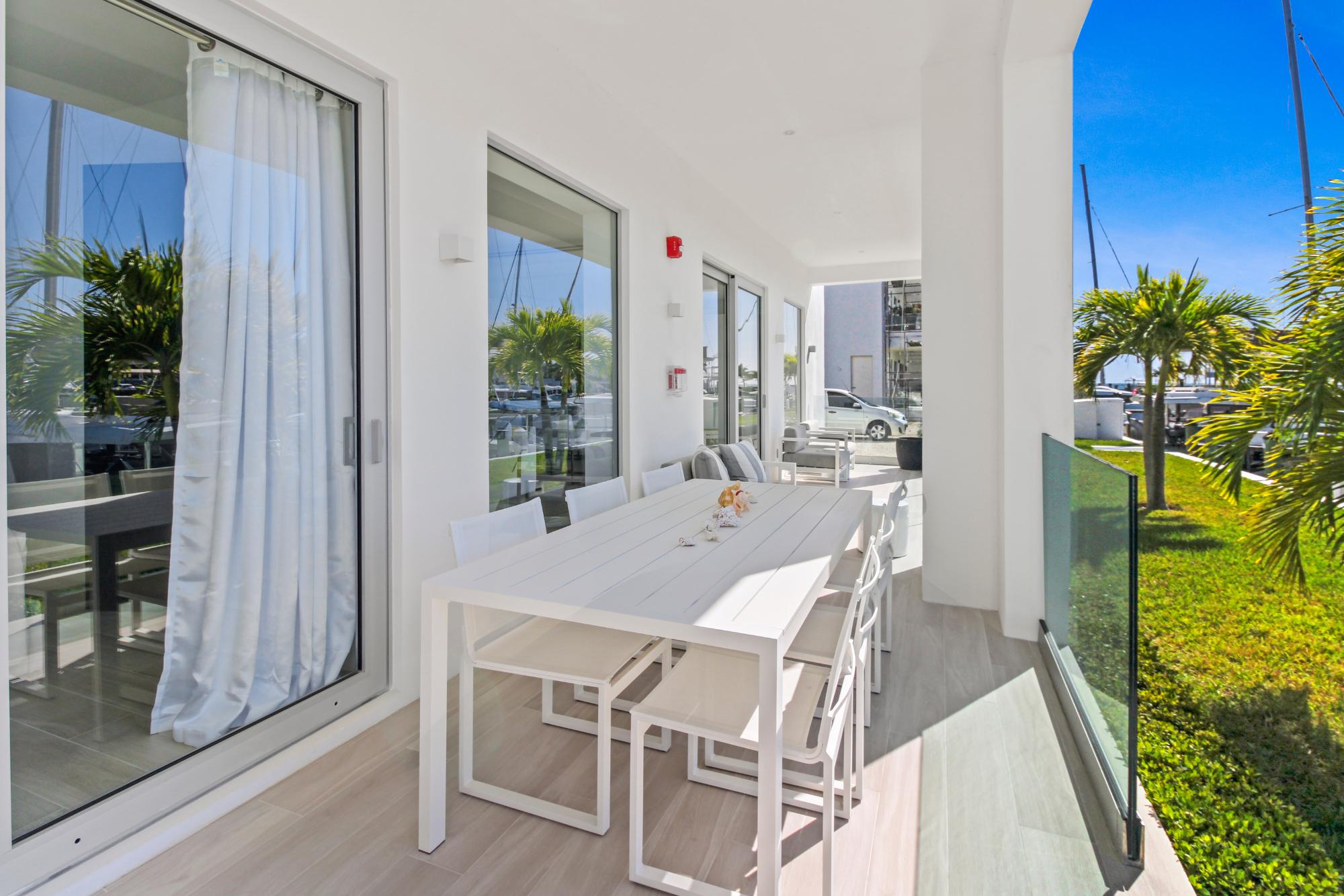 ONE MARINA PALM CAY Unit: 301