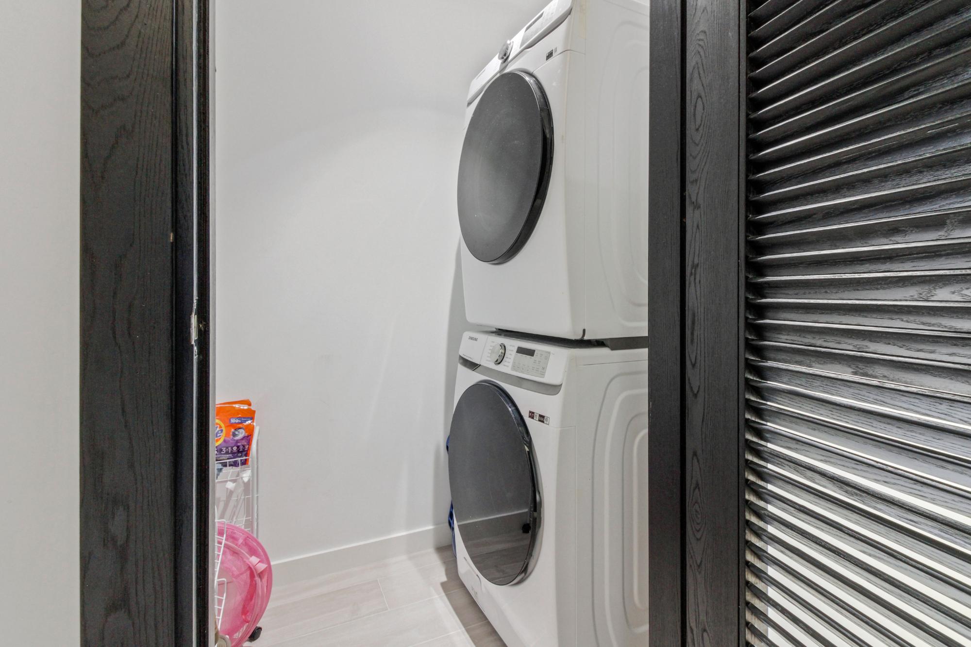 ONE MARINA PALM CAY Unit: 301