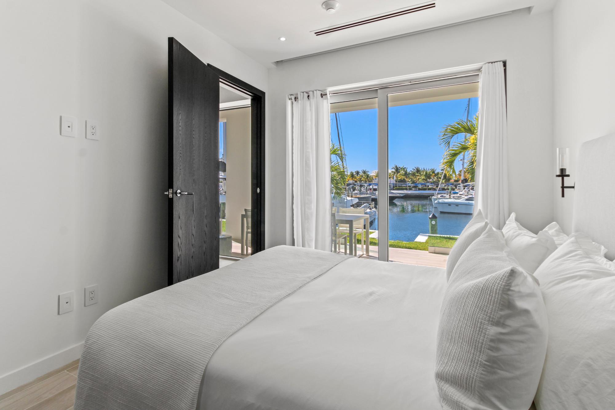 ONE MARINA PALM CAY Unit: 301