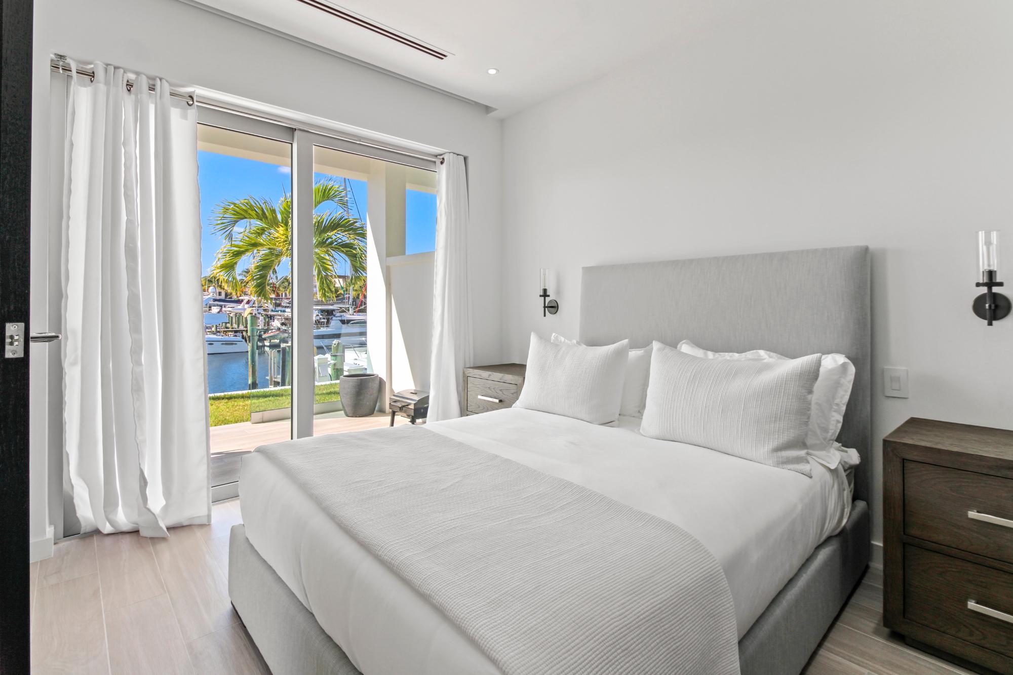 ONE MARINA PALM CAY Unit: 301