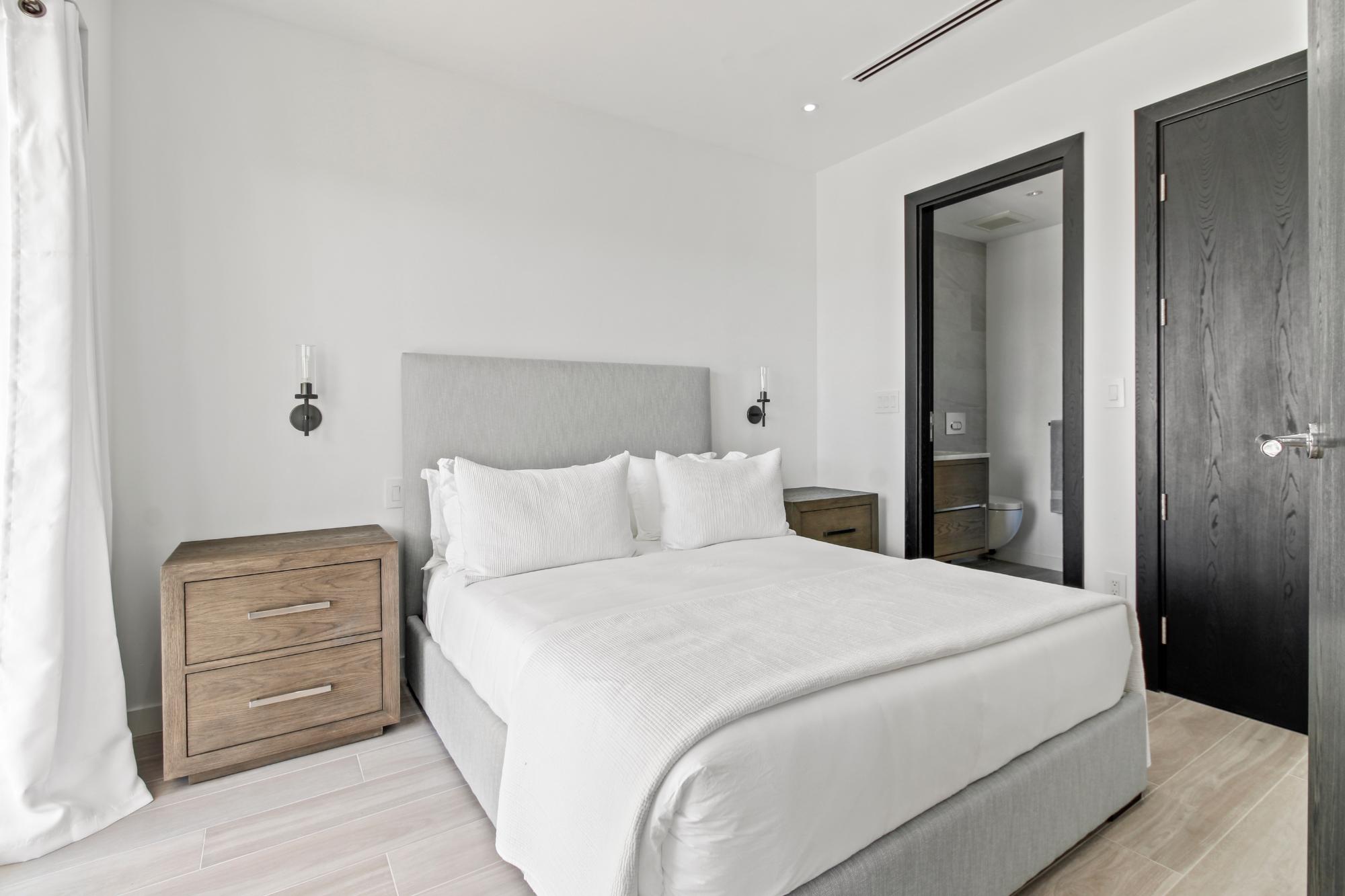 ONE MARINA PALM CAY Unit: 301