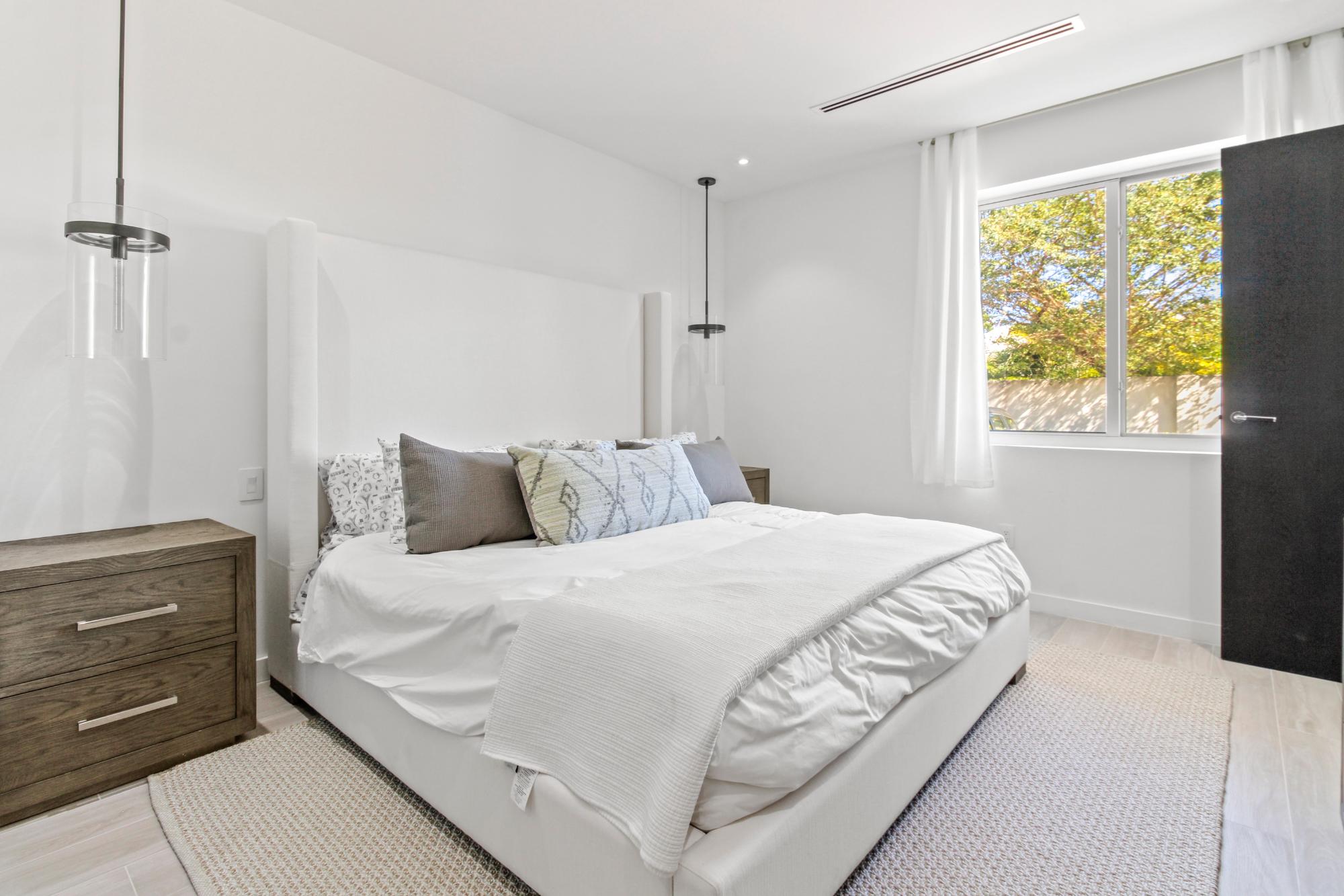 ONE MARINA PALM CAY Unit: 301