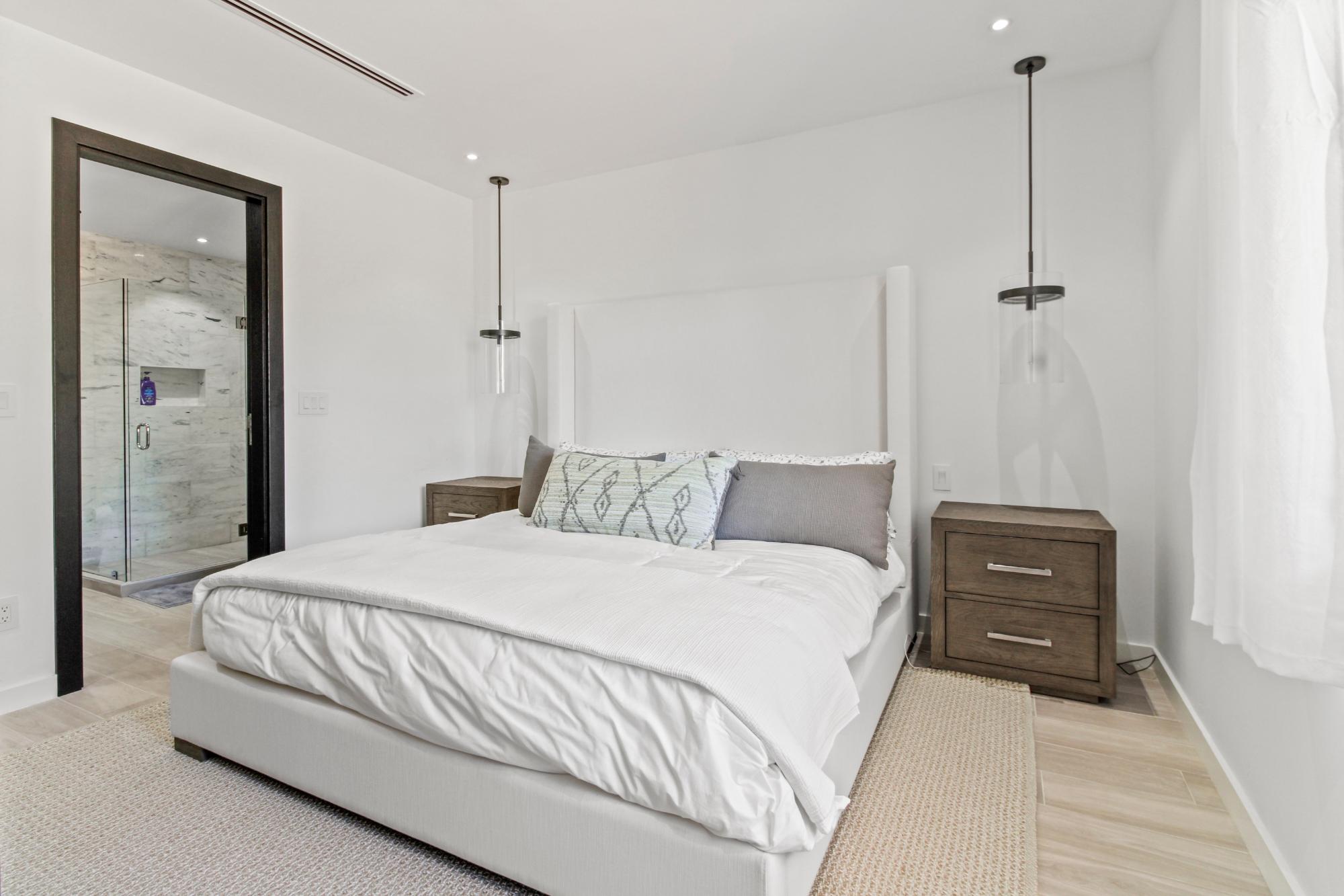 ONE MARINA PALM CAY Unit: 301