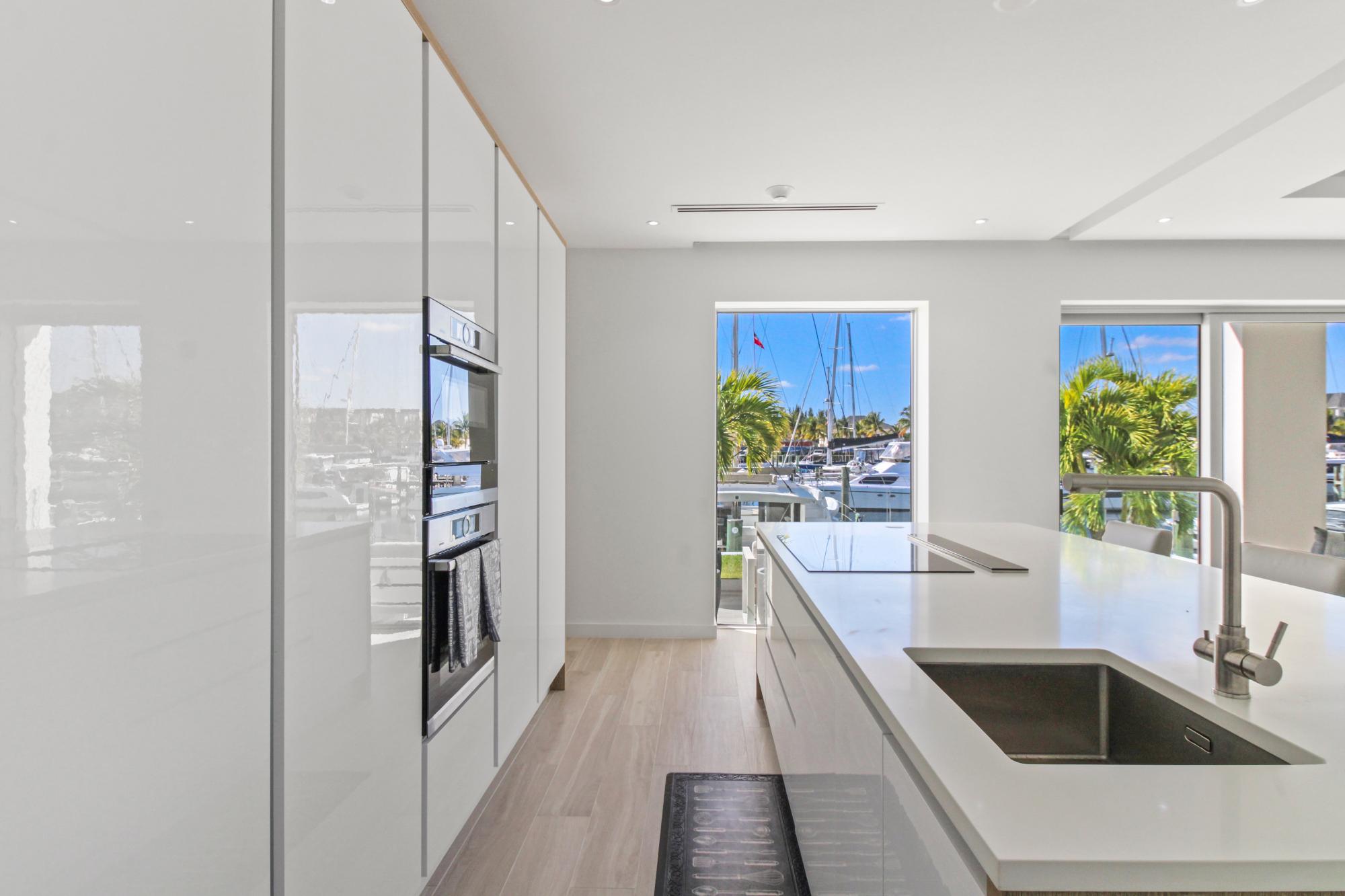 ONE MARINA PALM CAY Unit: 301