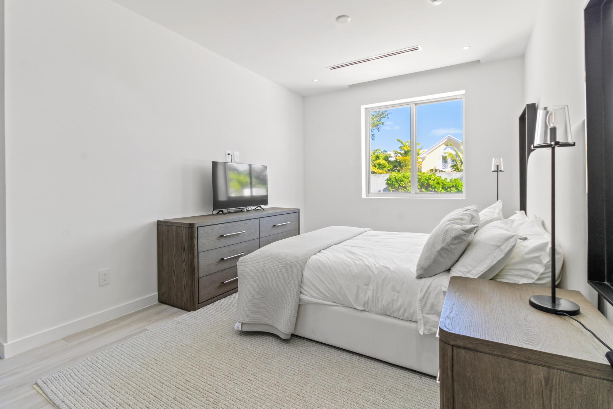 ONE MARINA PALM CAY Unit: 301