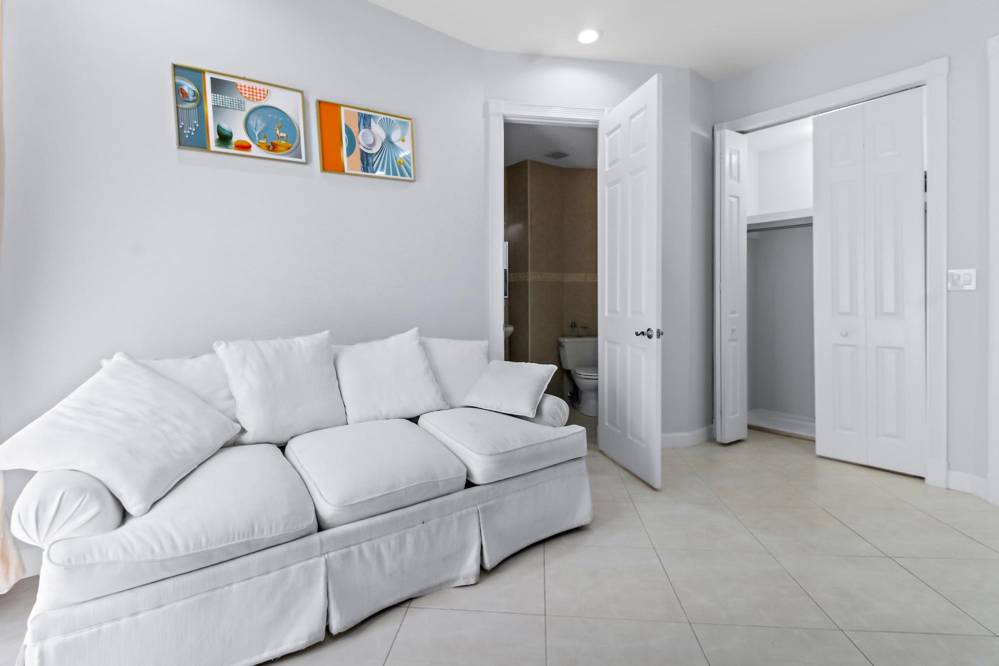 LOVE BEACH WALK Unit: 5