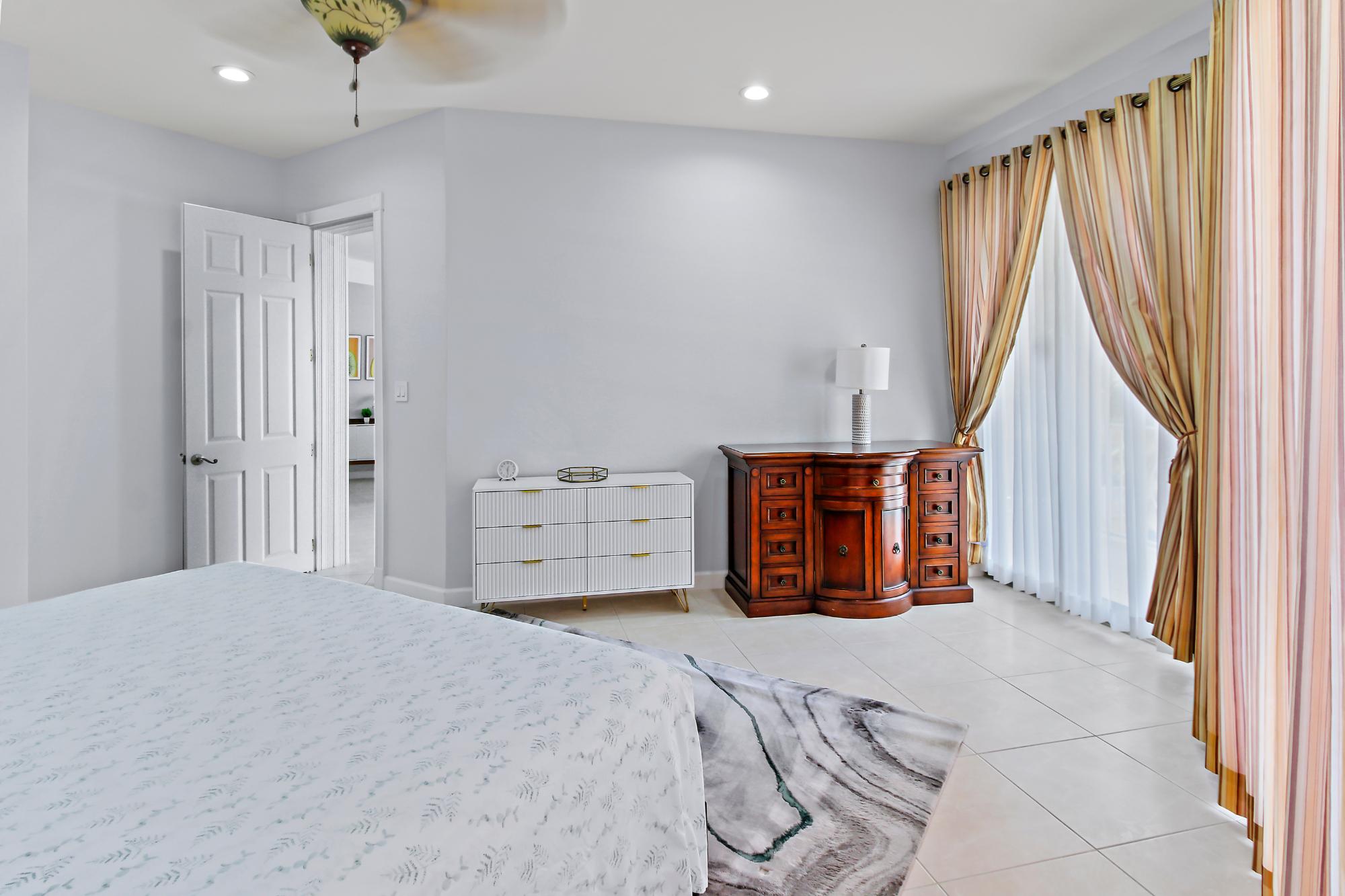 LOVE BEACH WALK Unit: 5