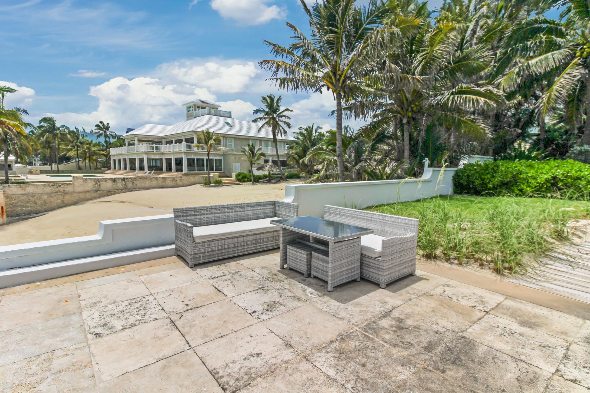 1938 RAWSON COURT