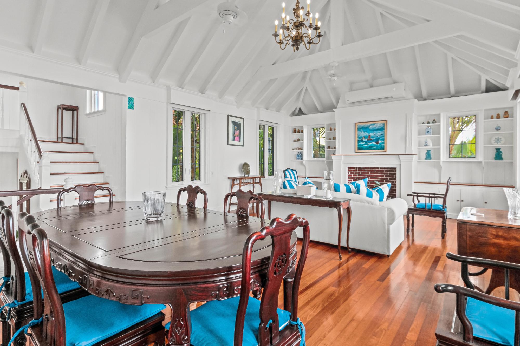1938 RAWSON COURT