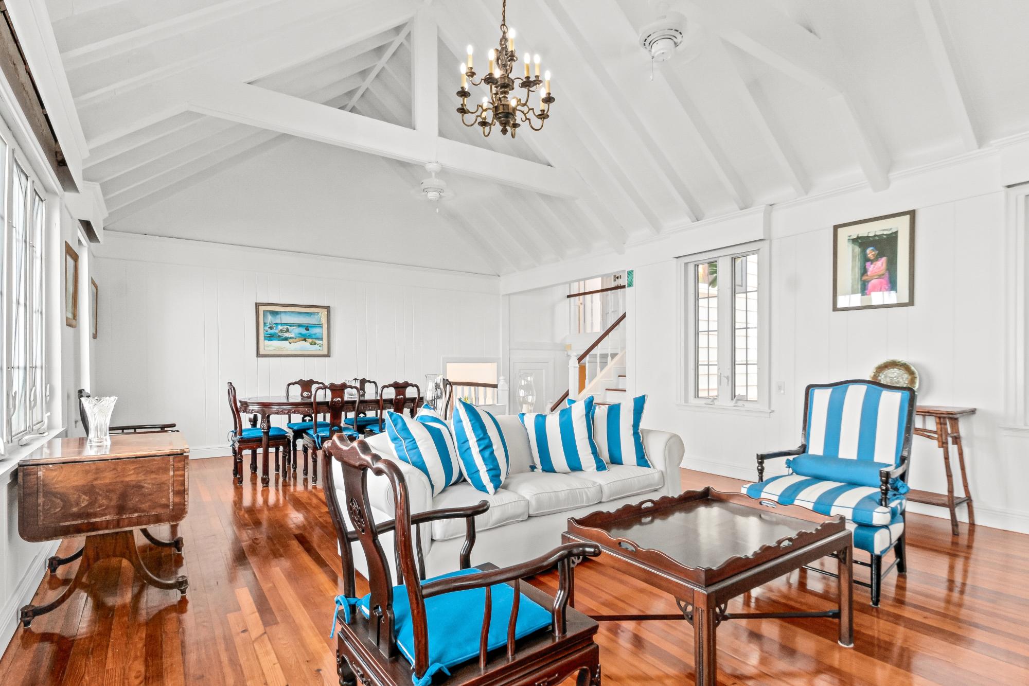 1938 RAWSON COURT