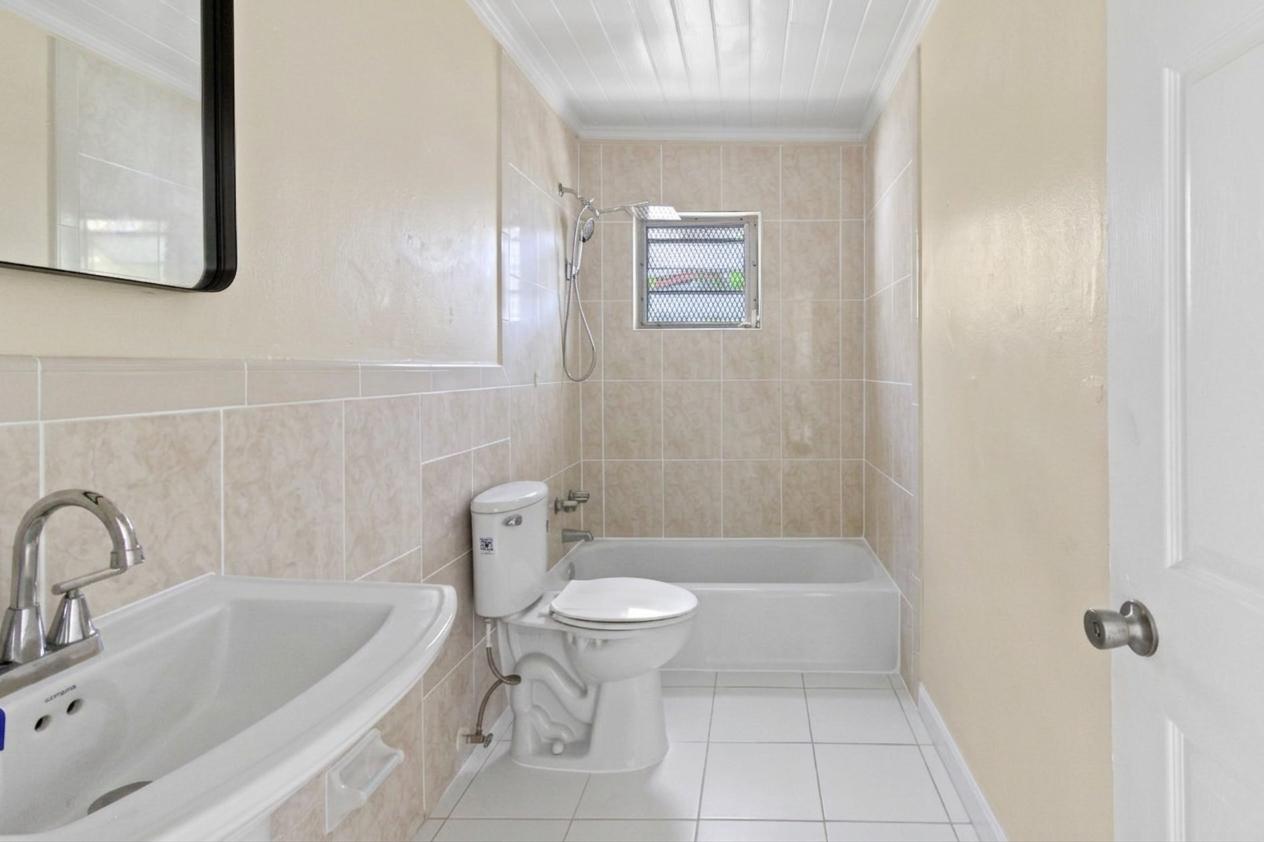 ENEAS AVENUE, STAPLEDON G Unit: Unit 1