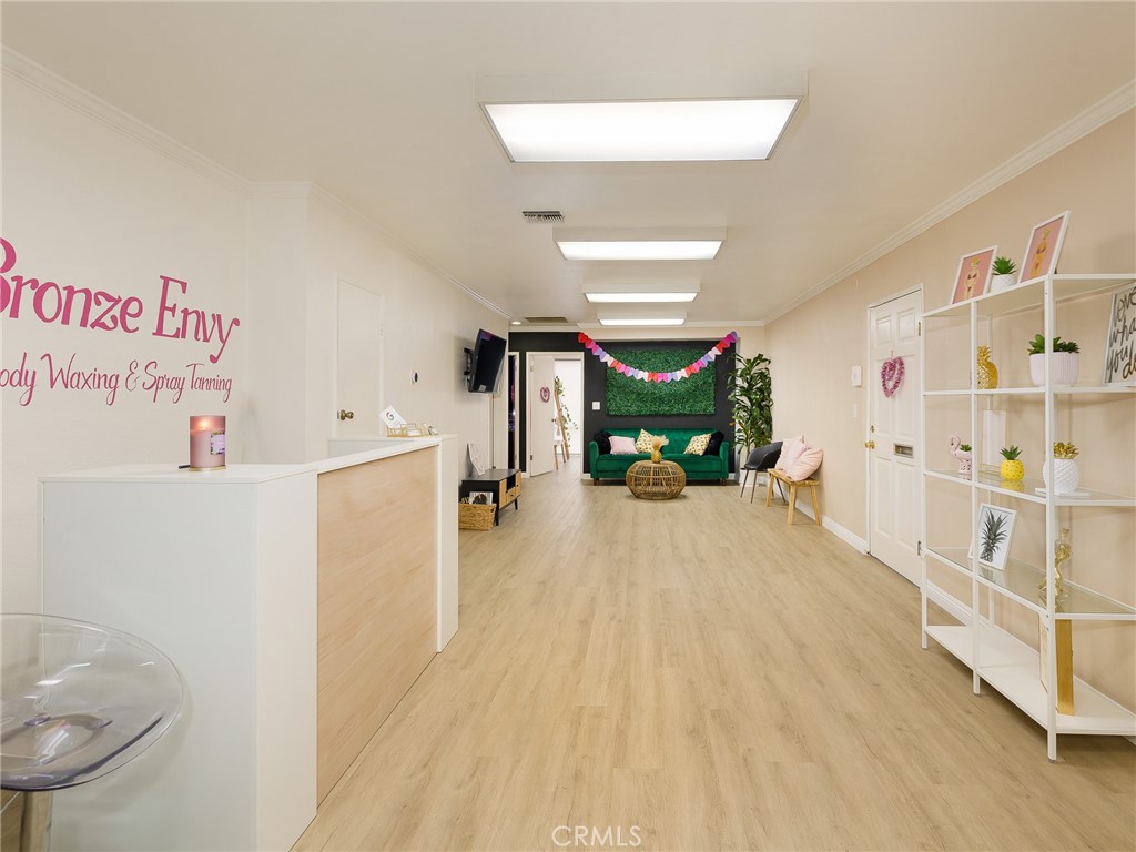 24214 Hawthorne Boulevard