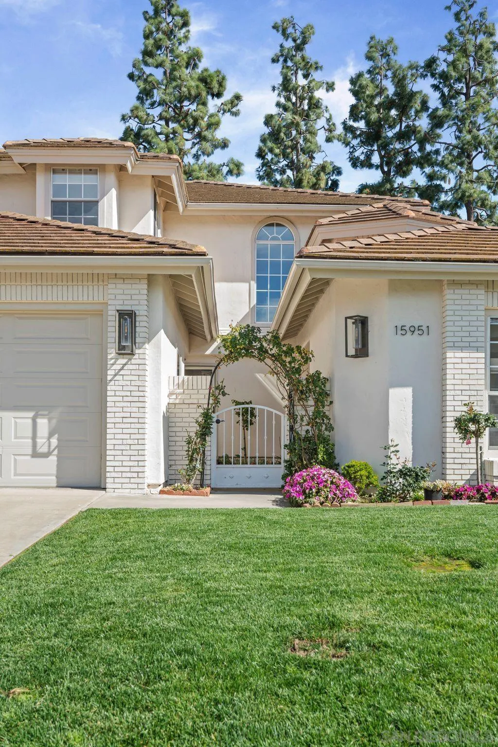 15951 Avenida Calma