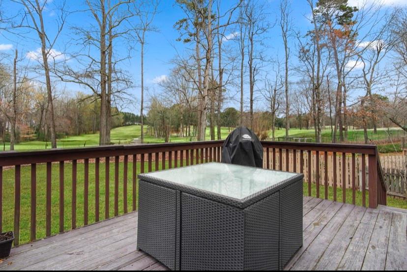 383 Thorntree Court