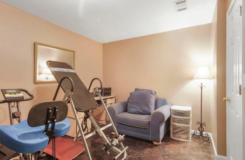 383 Thorntree Court