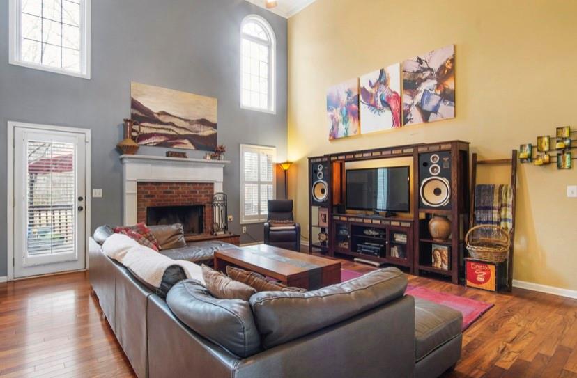 383 Thorntree Court