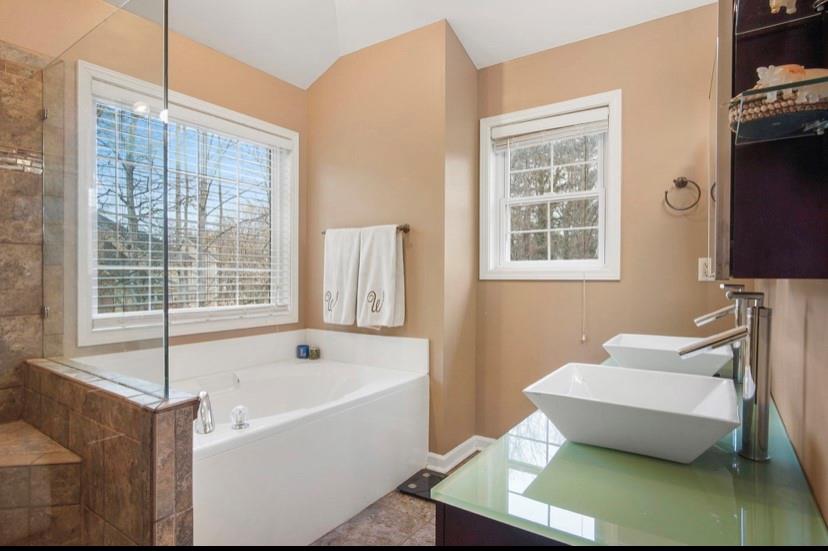 383 Thorntree Court