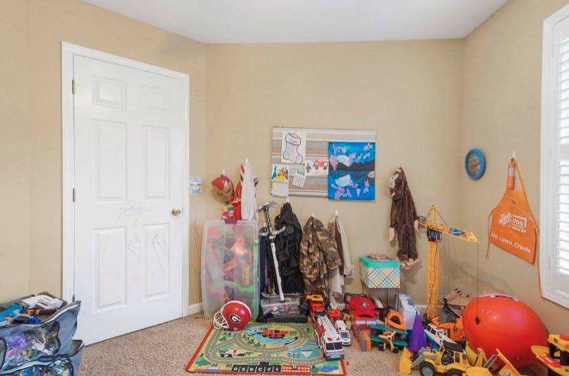 383 Thorntree Court