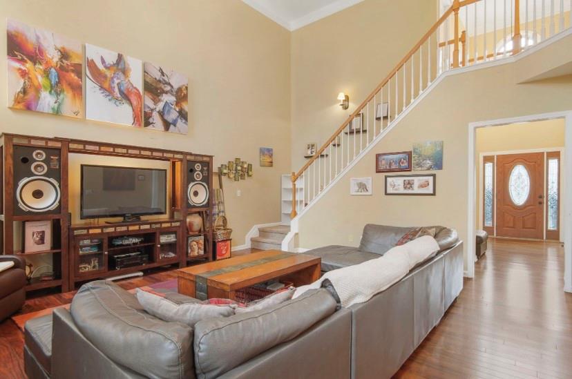 383 Thorntree Court