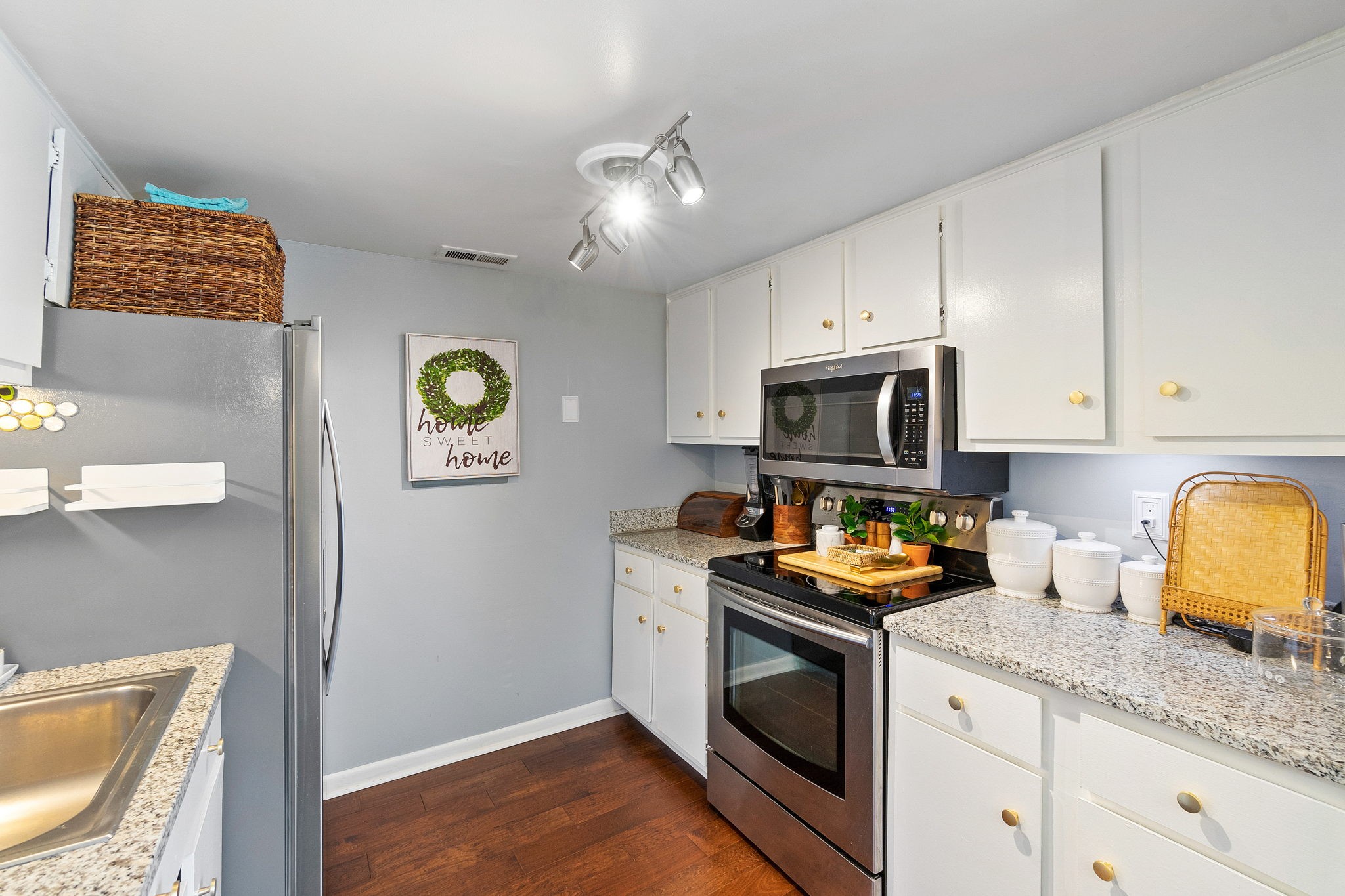 1407 Granville Rd