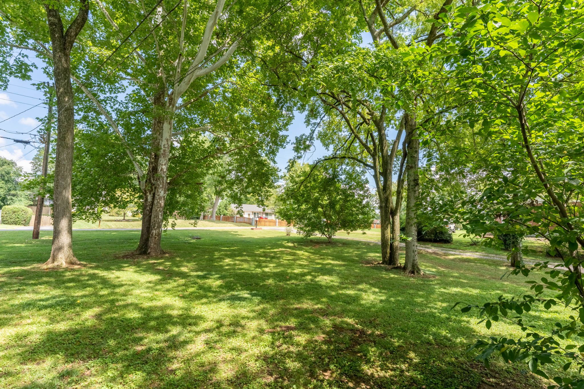 2879 Lyncrest Dr