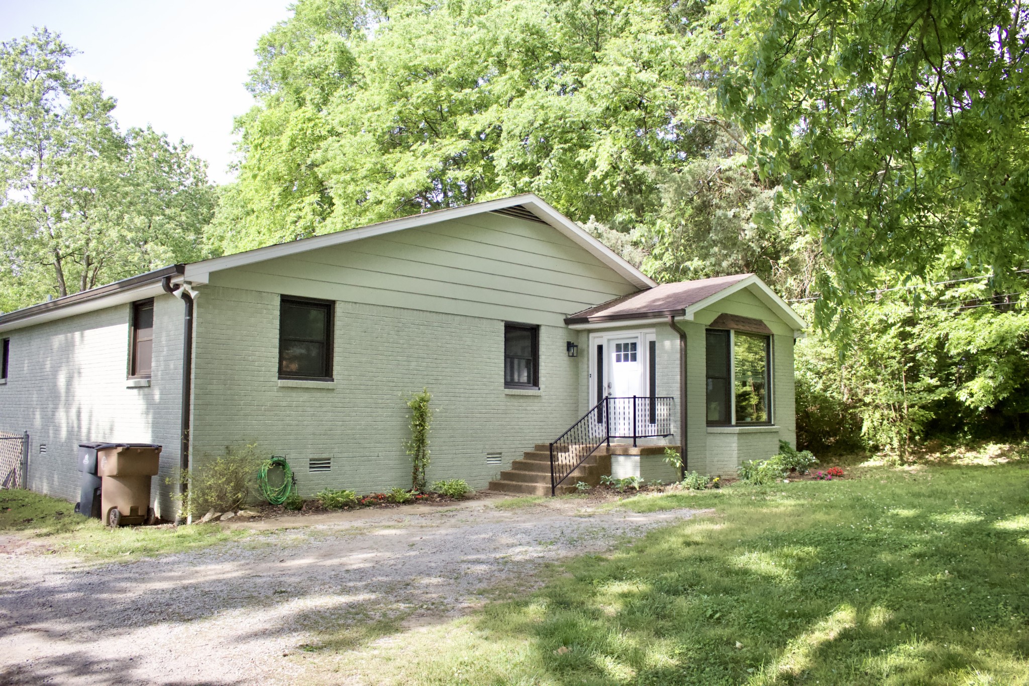 2879 Lyncrest Dr