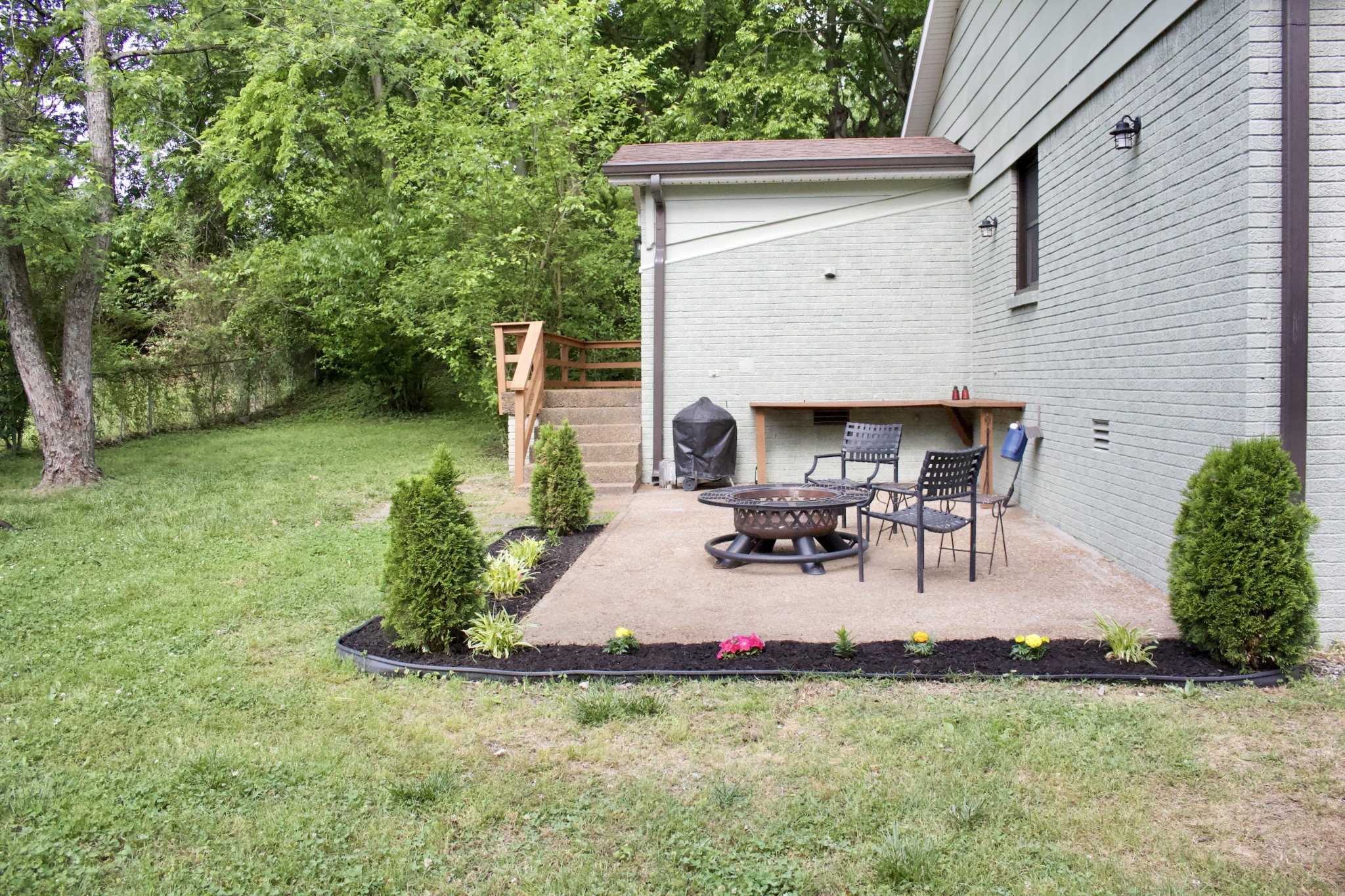 2879 Lyncrest Dr