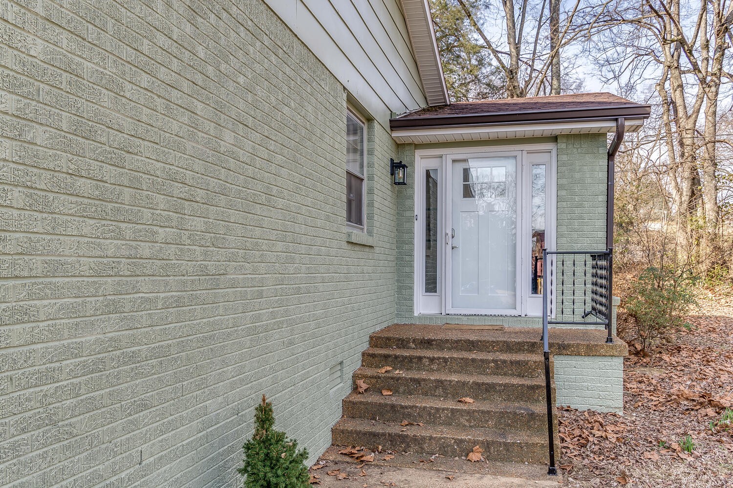 2879 Lyncrest Dr