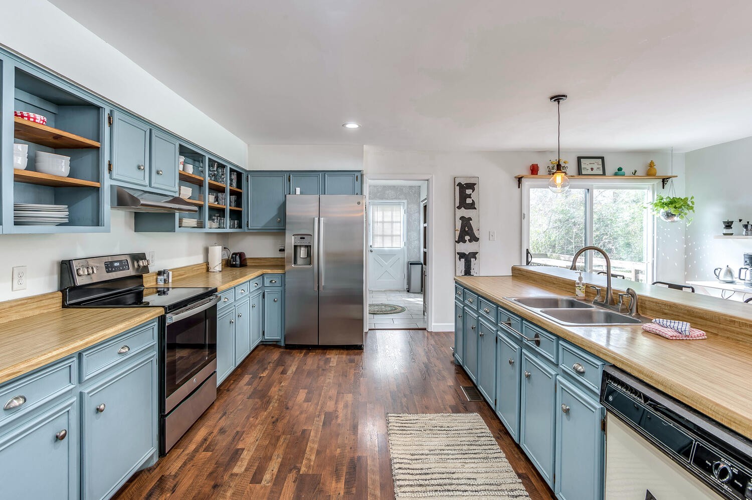 2879 Lyncrest Dr