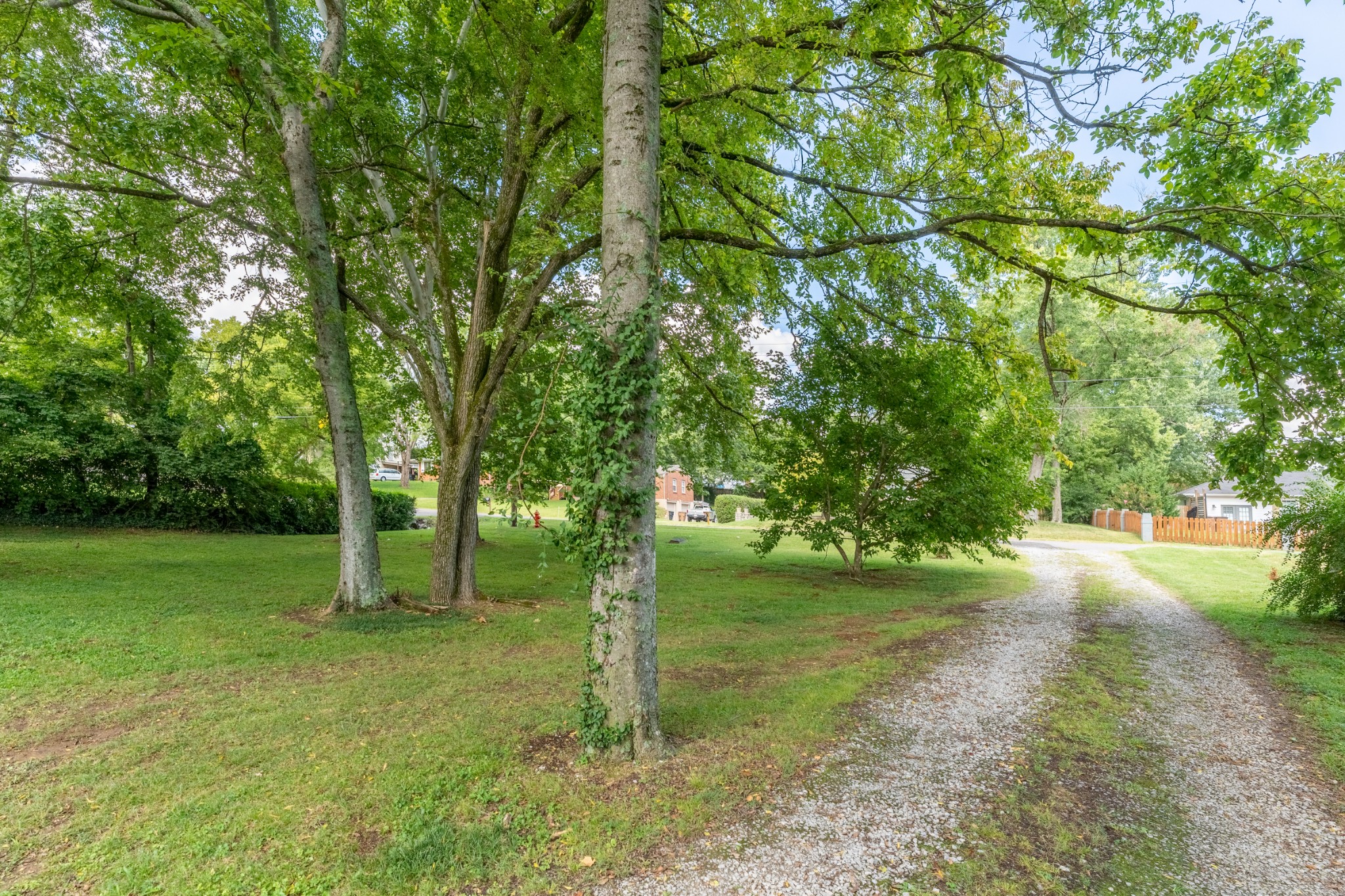 2879 Lyncrest Dr
