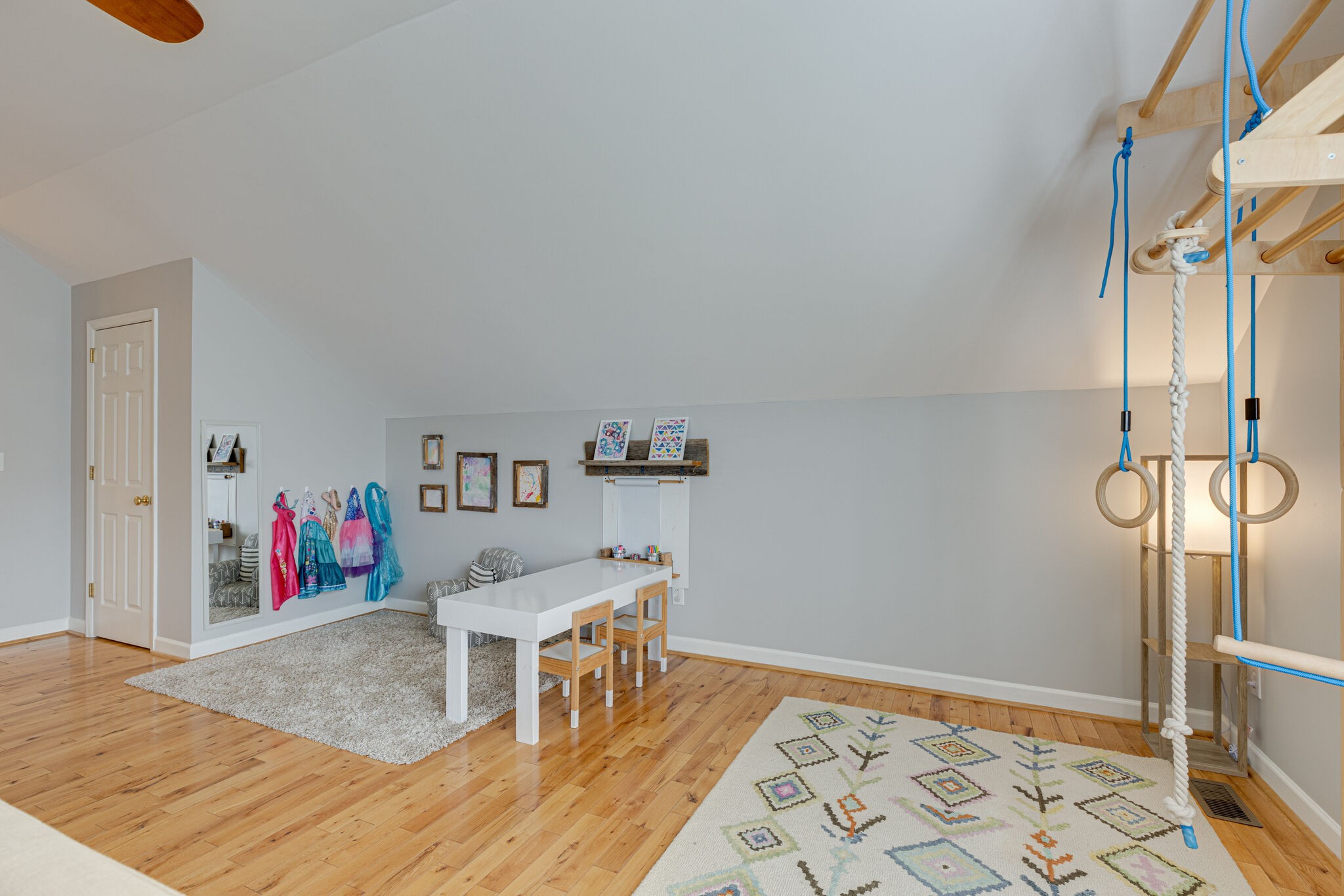 2609 Mercer Pl