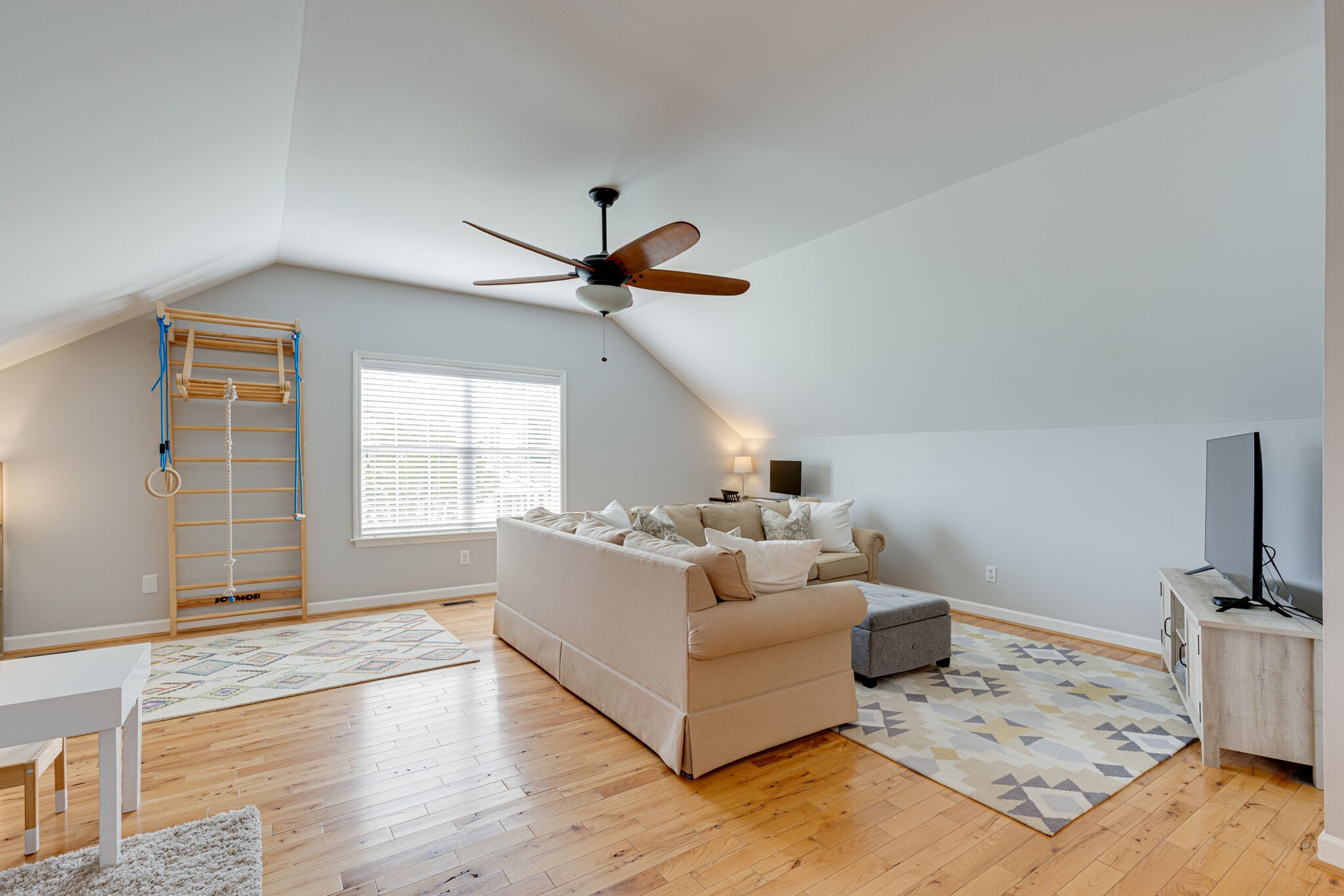 2609 Mercer Pl