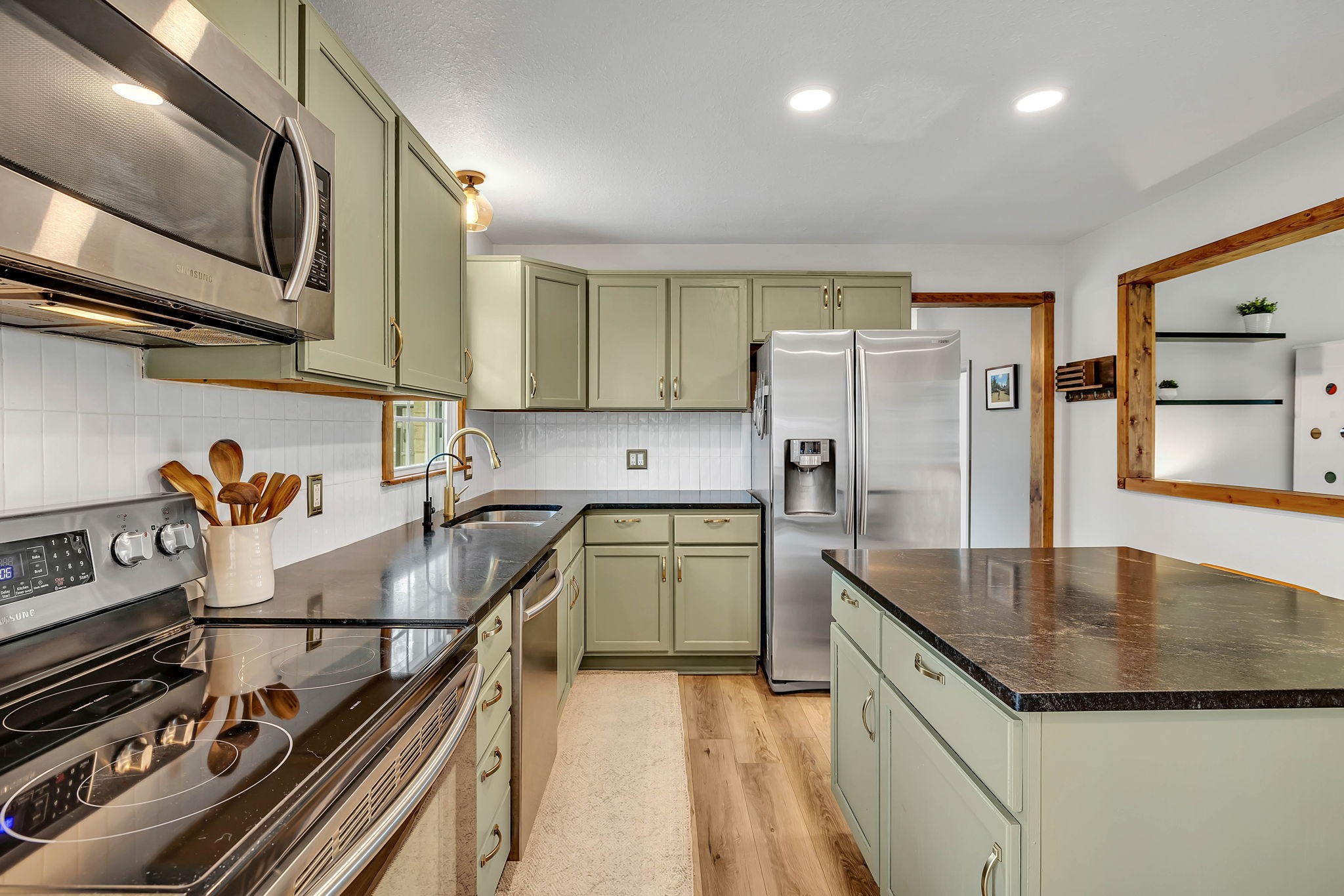 525 Chester Ave